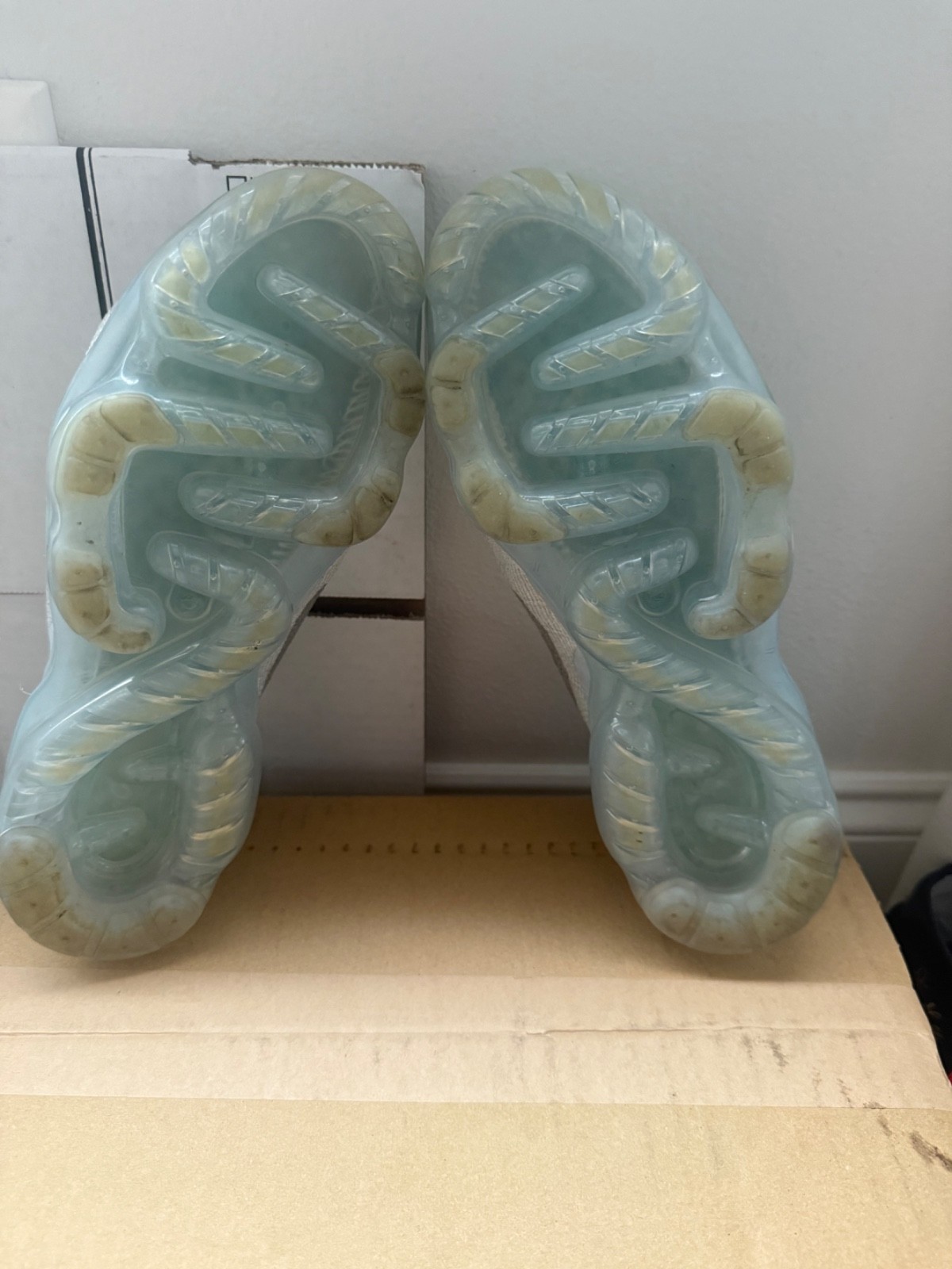 Nike shoes vapor max size 6