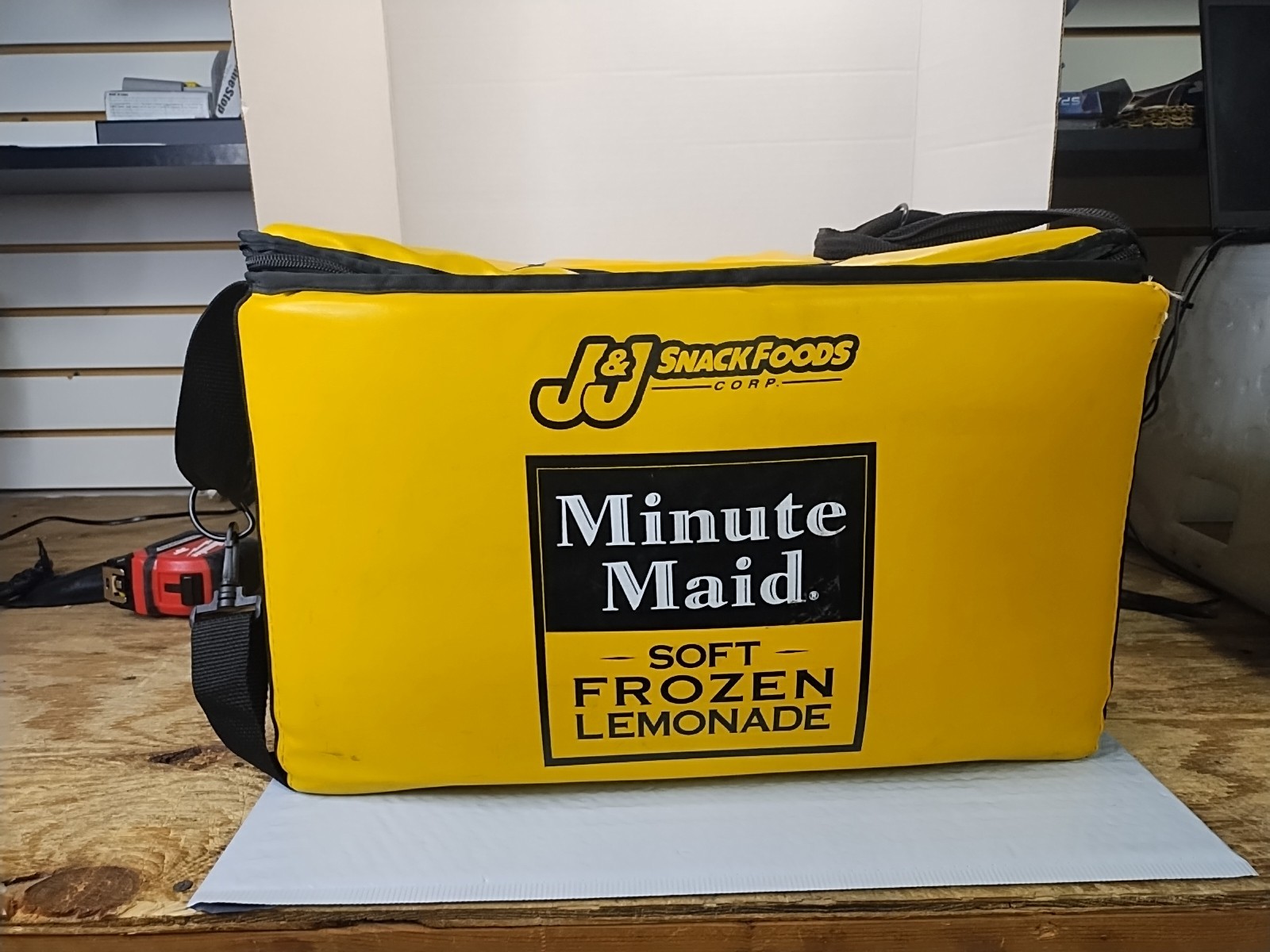 Minute Maid Soft Ice Cooler J&J Snack Foods Corp. Shoulder& Hand Strap