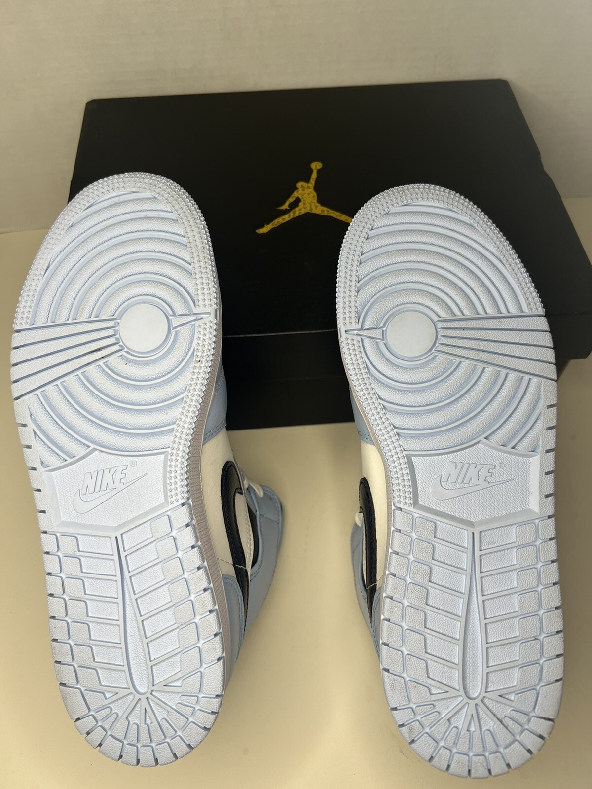 Jordan 1 Mid Ice Blue Sz 6.5 y