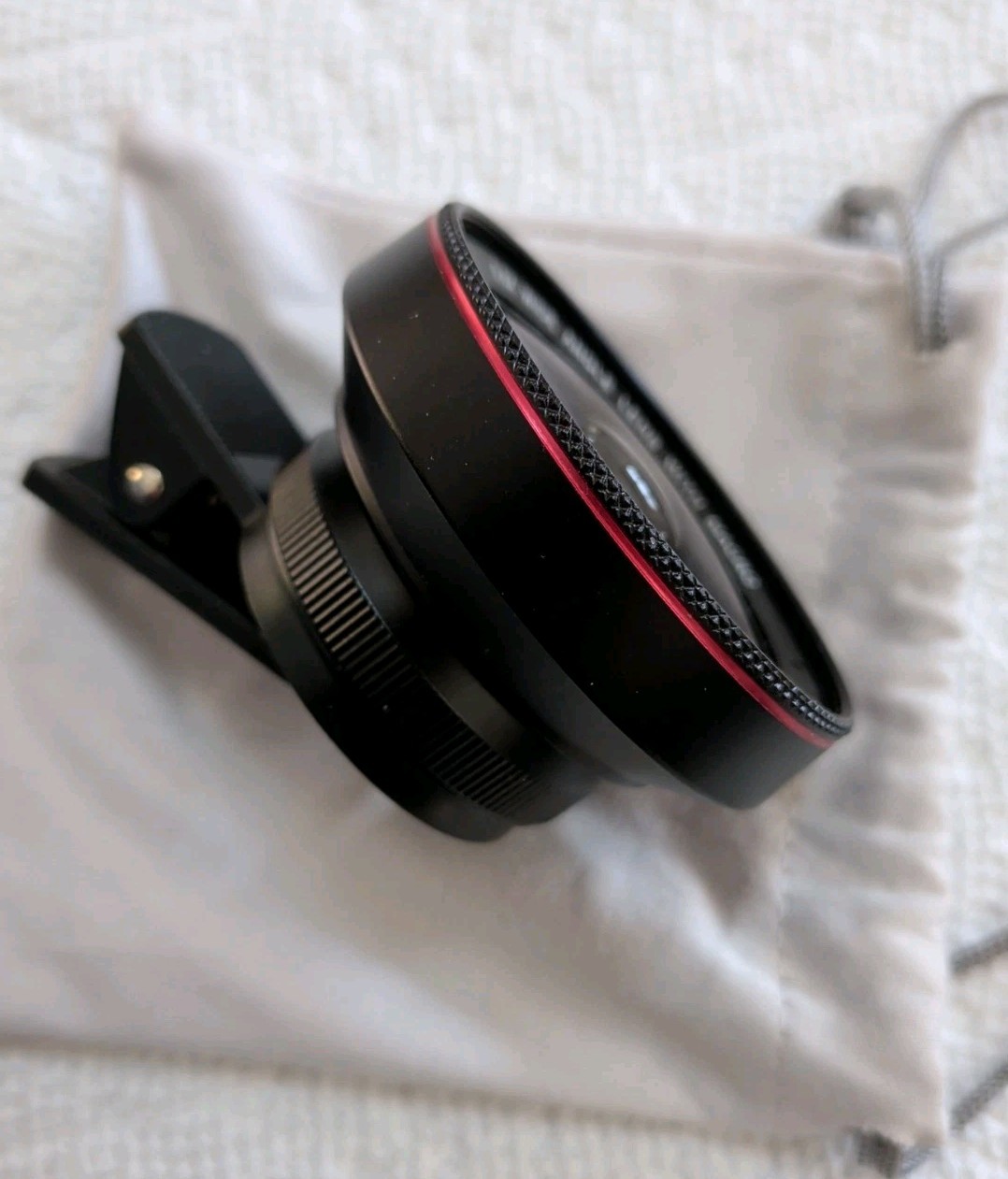0.6X WIDE ANGLE LENSE WITH MACRO FOR SMARTPHONE. WITH CLIP. MULTI COATED