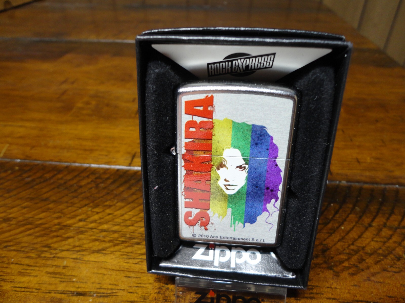 SHAKIRA ZIPPO LIGHTER MINT IN BOX 2010