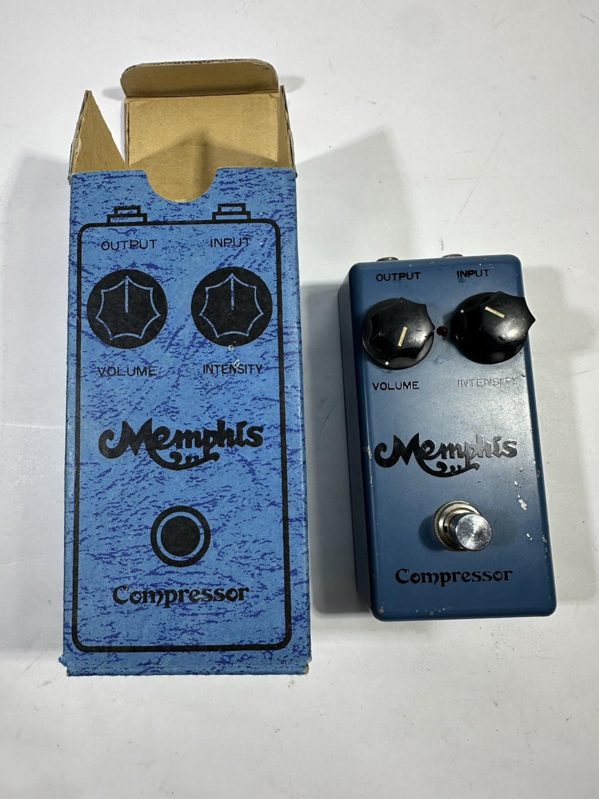 MEMPHIS ME-24 COMPRESSSOR PEDAL EFFECTS VINTAGE W/BOX