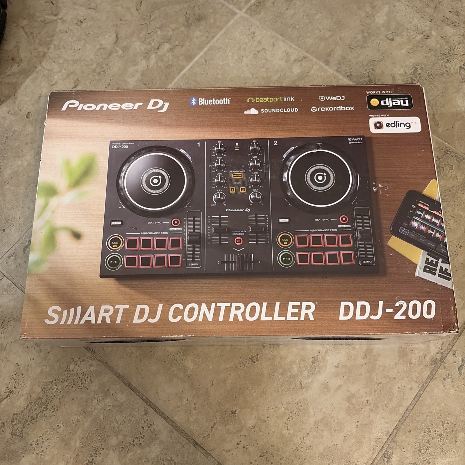 Pioneer DDJ-200 Smart DJ Controller & condenser microphone BRAND NEW!!!