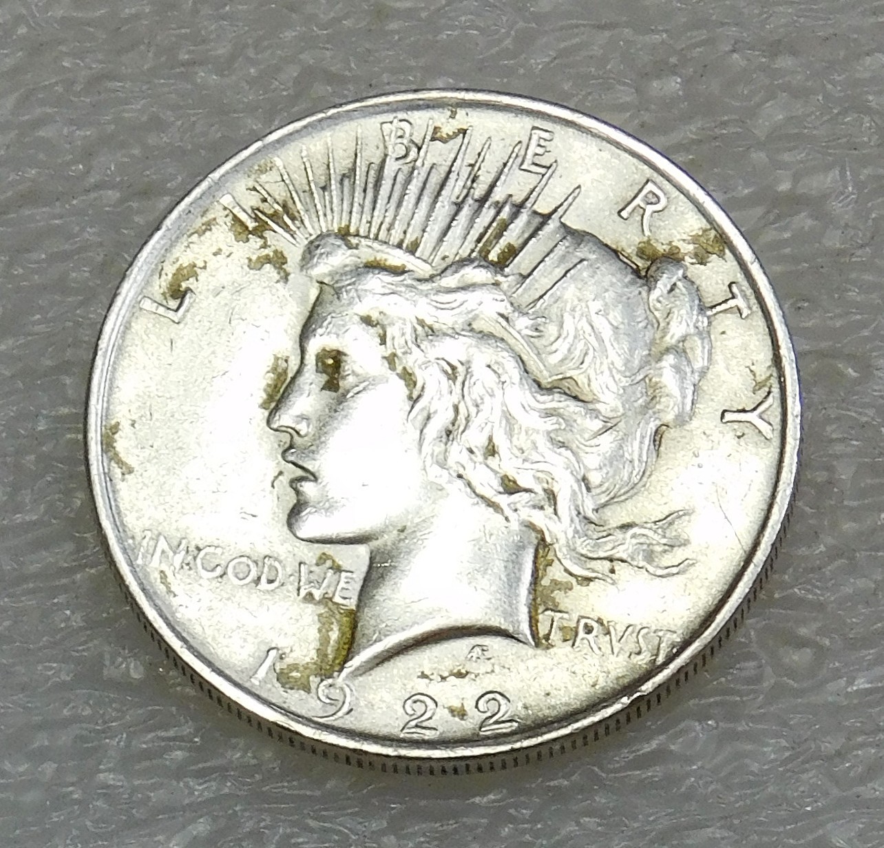 1922 Peace Silver Dollar XF/AU Cleaned in saflip #V347