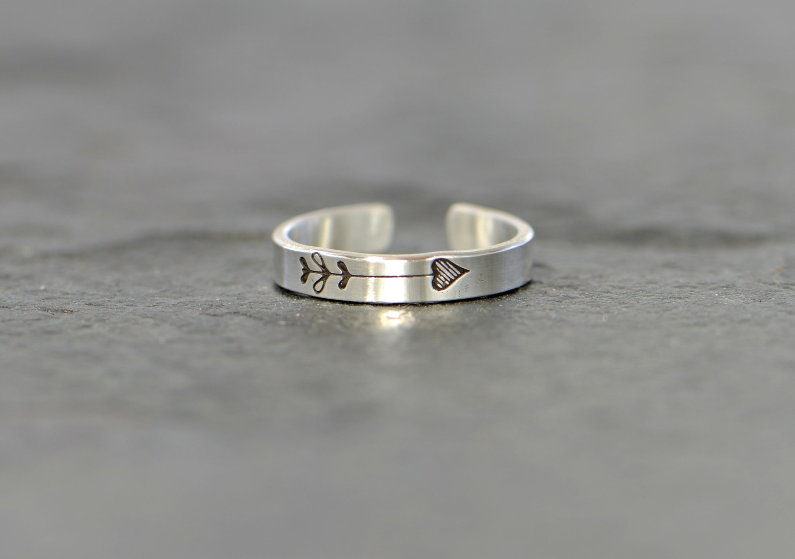 Dainty sterling silver toe ring with small heart arrow - handmade