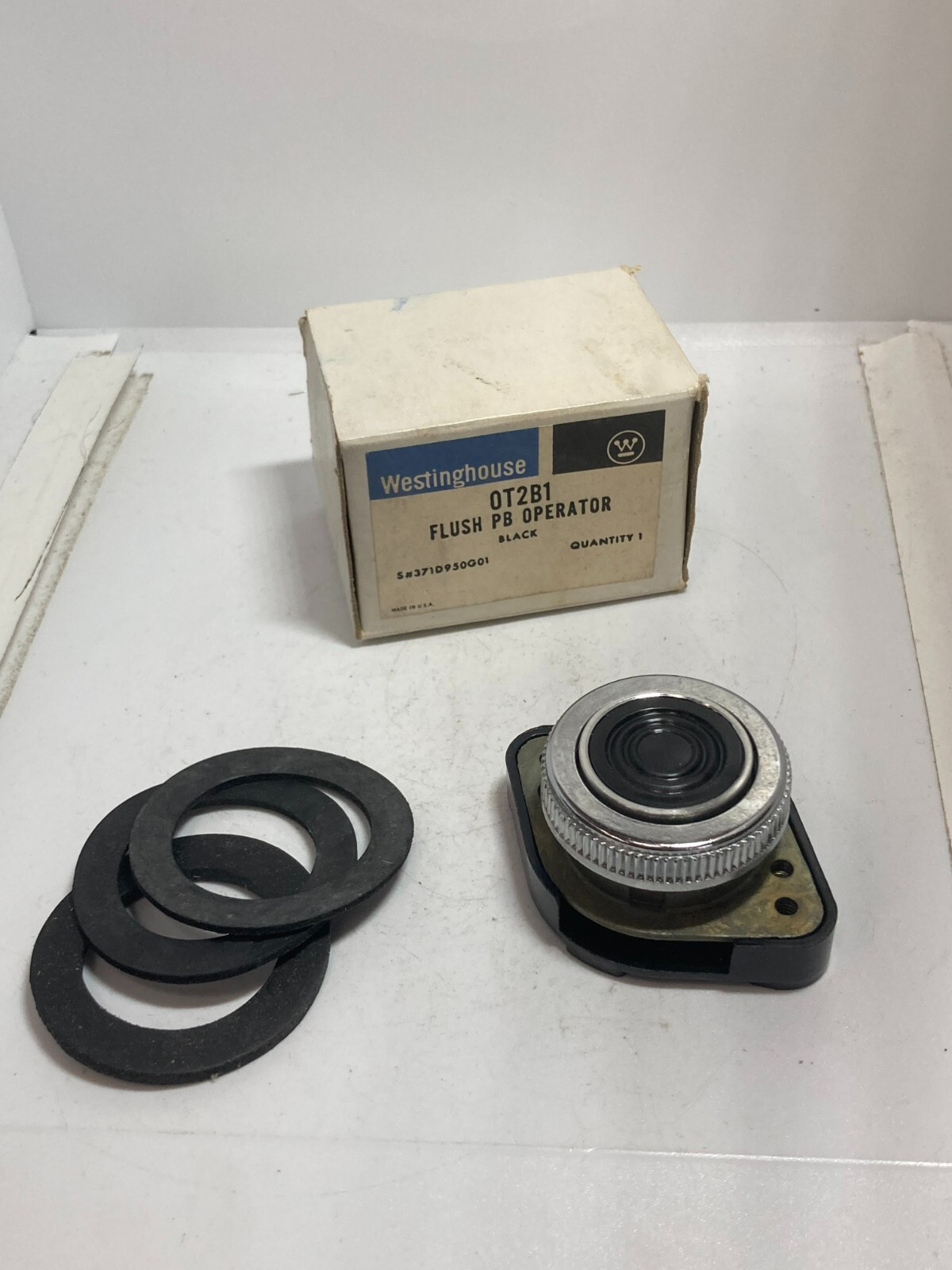 WESTINGHOUSE OT2B1 PUSHBUTTON OPERATOR BLACK FLUSH NIB