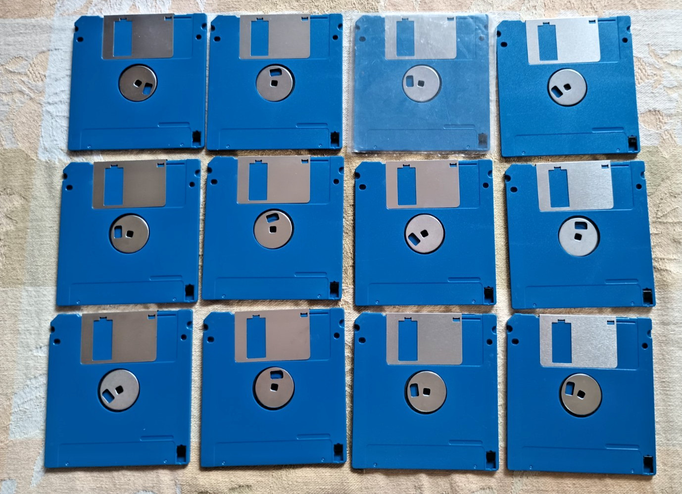 30+ Game Lot w/27 3.5” CD Floppy Disk & Floppy Disk Container Holder