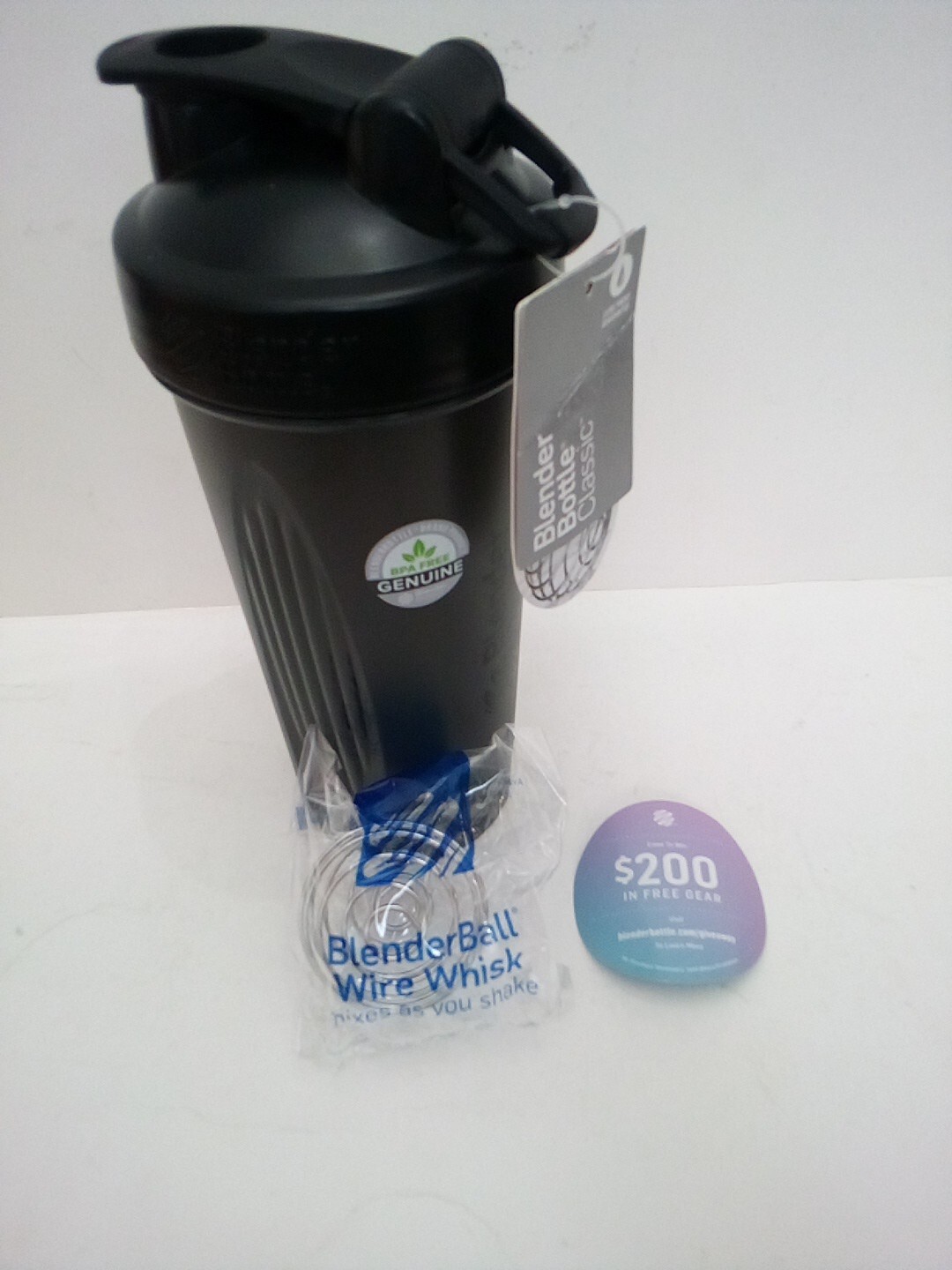 Blender Bottle Classic Shaker Bottle With BlenderBall, 28oz - NEW With Tags