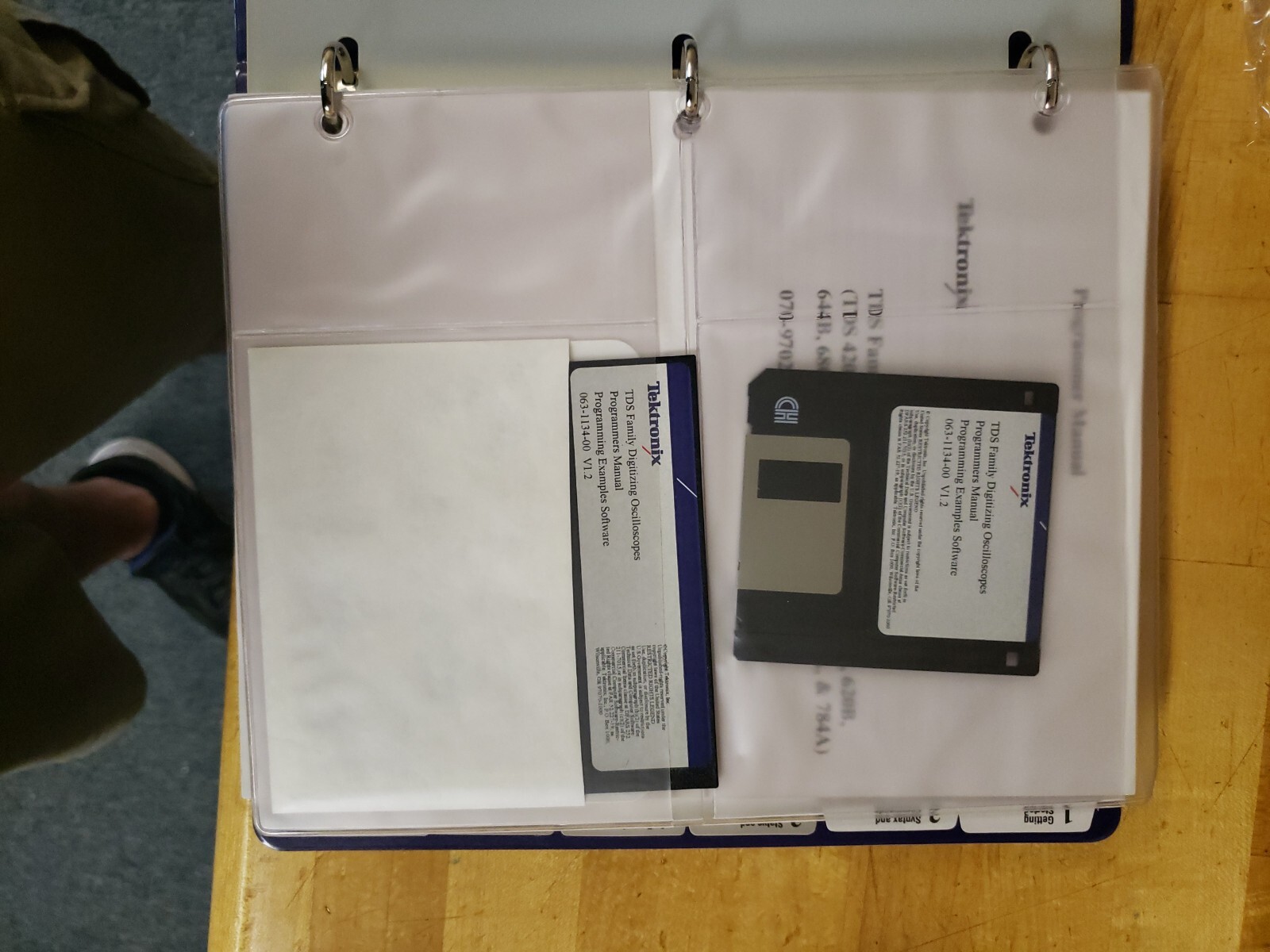Tektronix TDS Family Digitizing Oscillopes - Programmers Manual