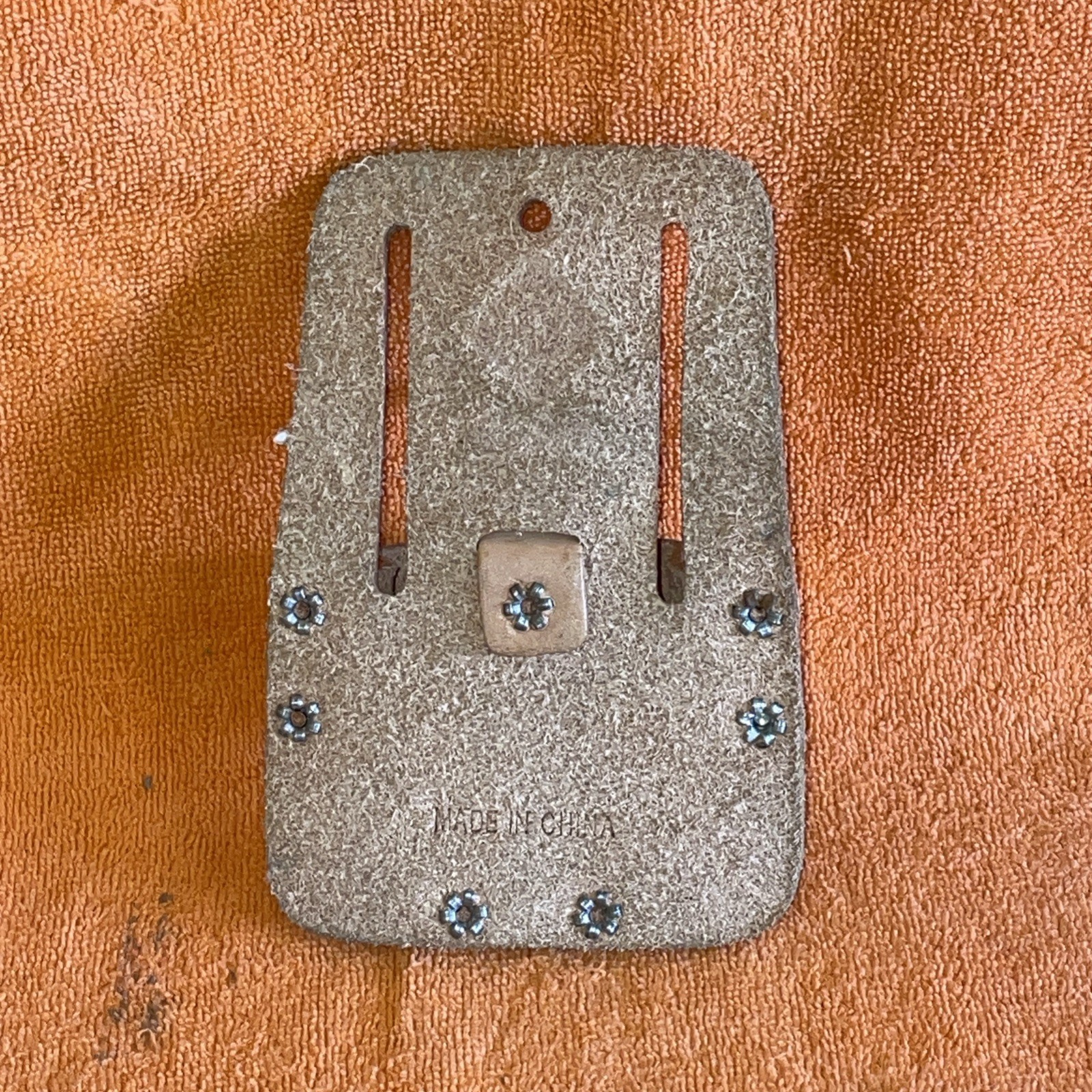 Aines Model 140B MC Tone Leather Holder