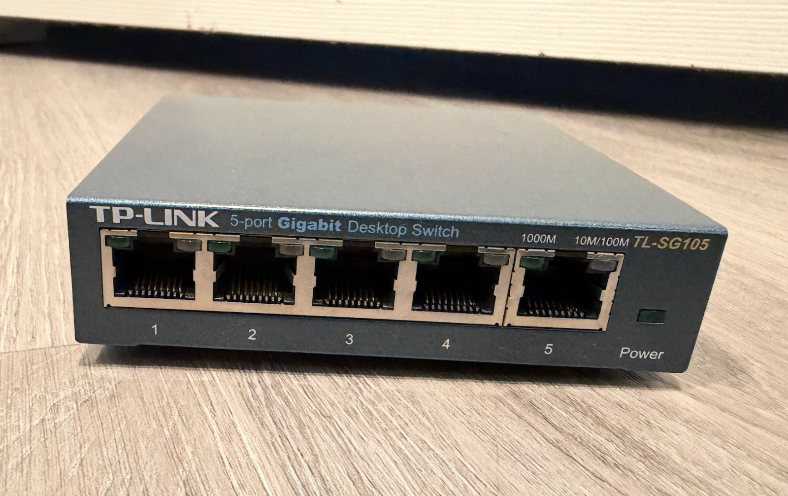 TP-Link TL-SG105 5-Port Gigabit Desktop Switch with Power Adapter