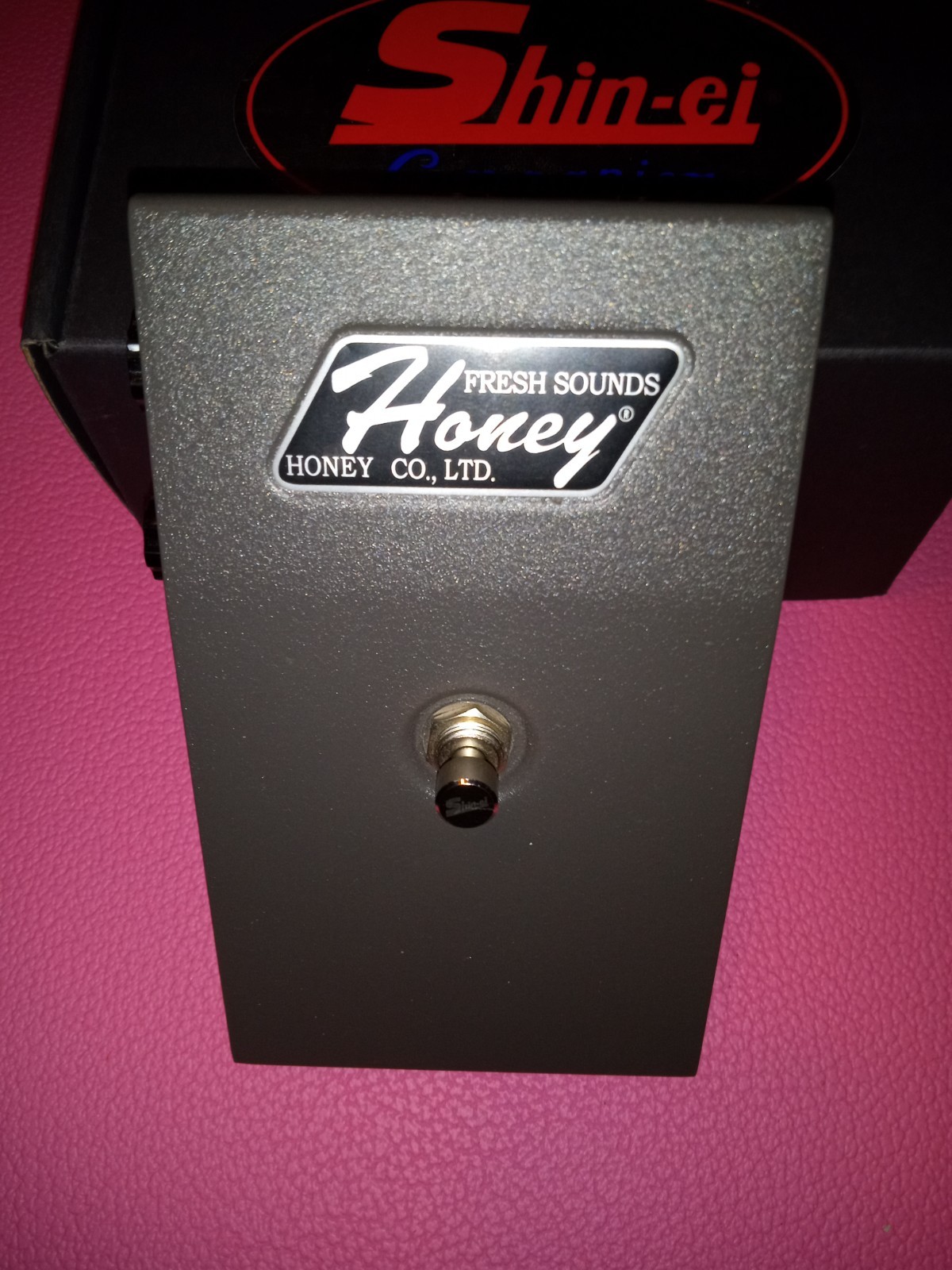 Honey baby crying Shin-ei FY-6 " Super Fuzz"  reissue