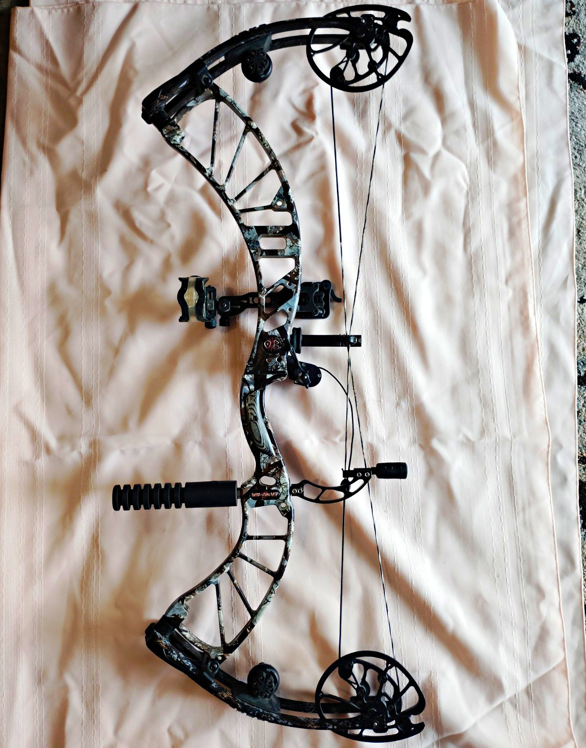 PSE Right Hand Compound Bow Black/Gray/Green Camo w/ Sight, Price Is Negotiable
