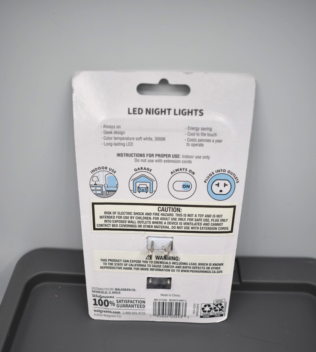NEW 1 PACK 2 COUNT LED Night Lights Automatic Plug-in Cool to touch