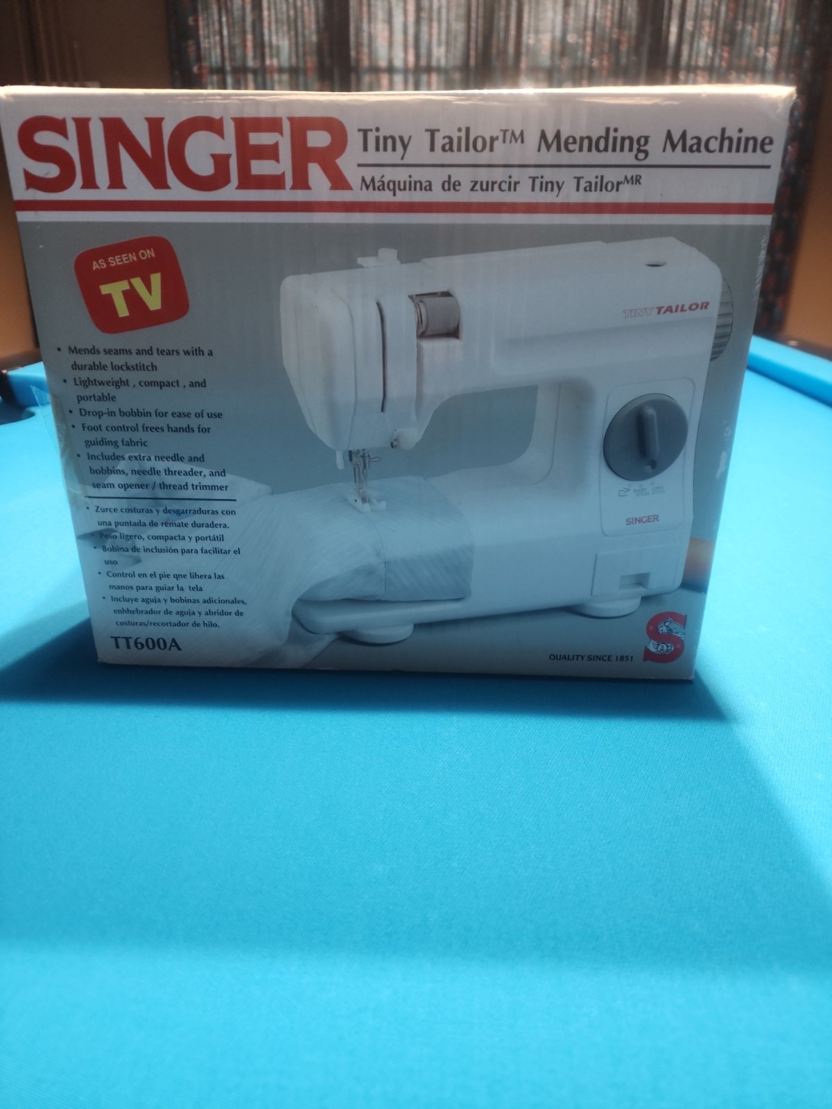 Singer Tiny Tailor Mending Machine TT600A in Original Box Sewing