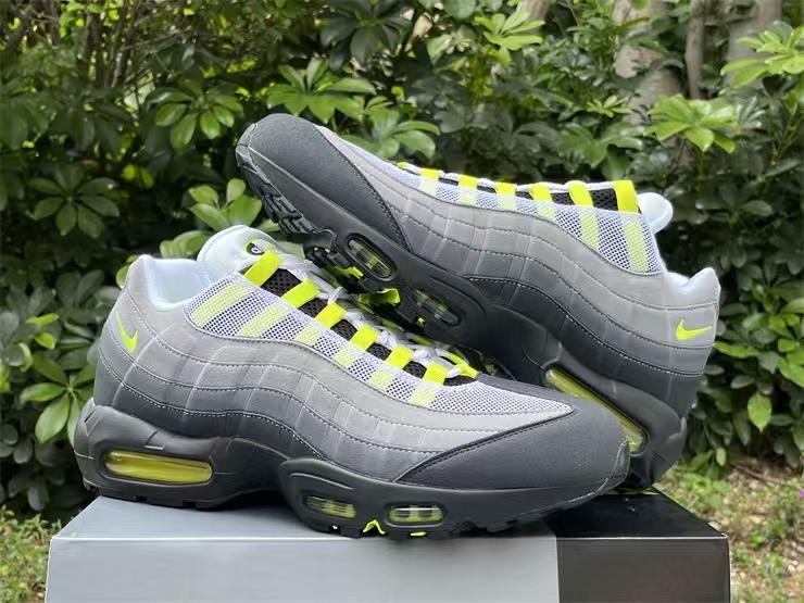 Brand-new men's Nike Air Max 95 grey-green cushioned sports shoes