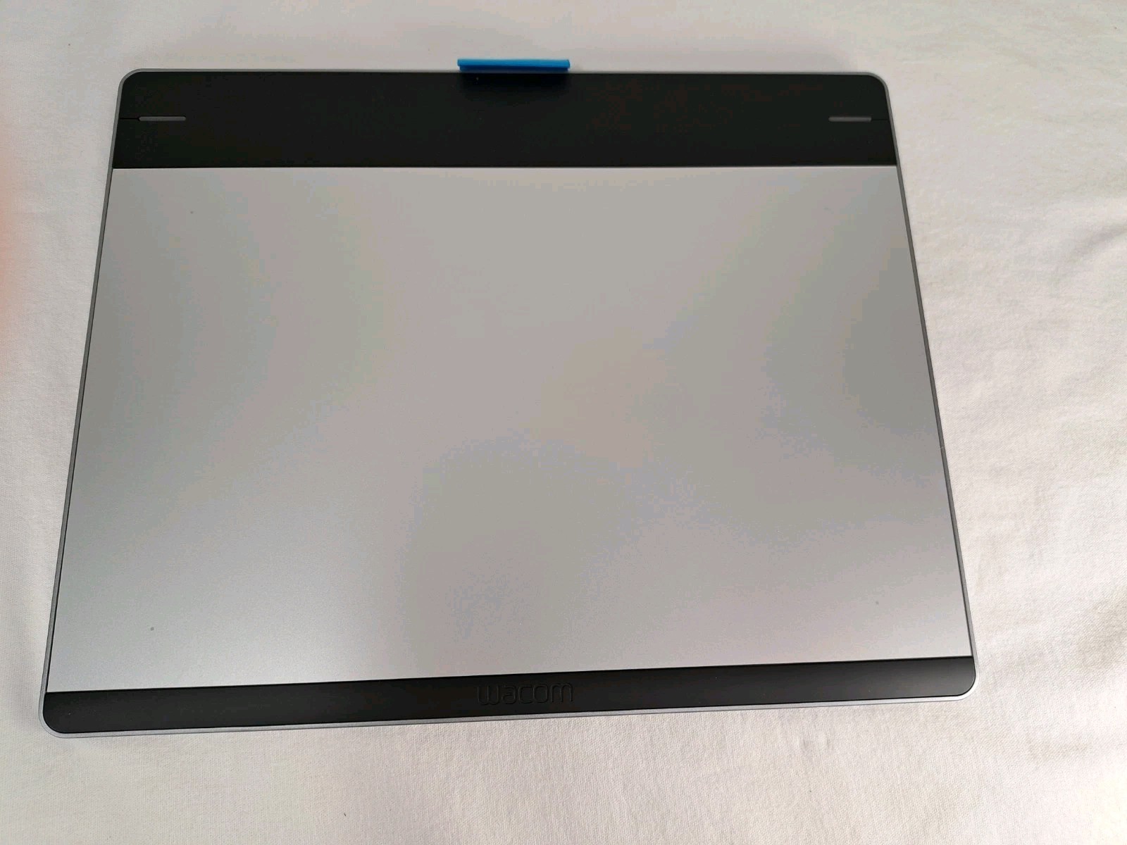 Wacom Intuos CTH-680 Medium Creative Pen & Touch Tablet
