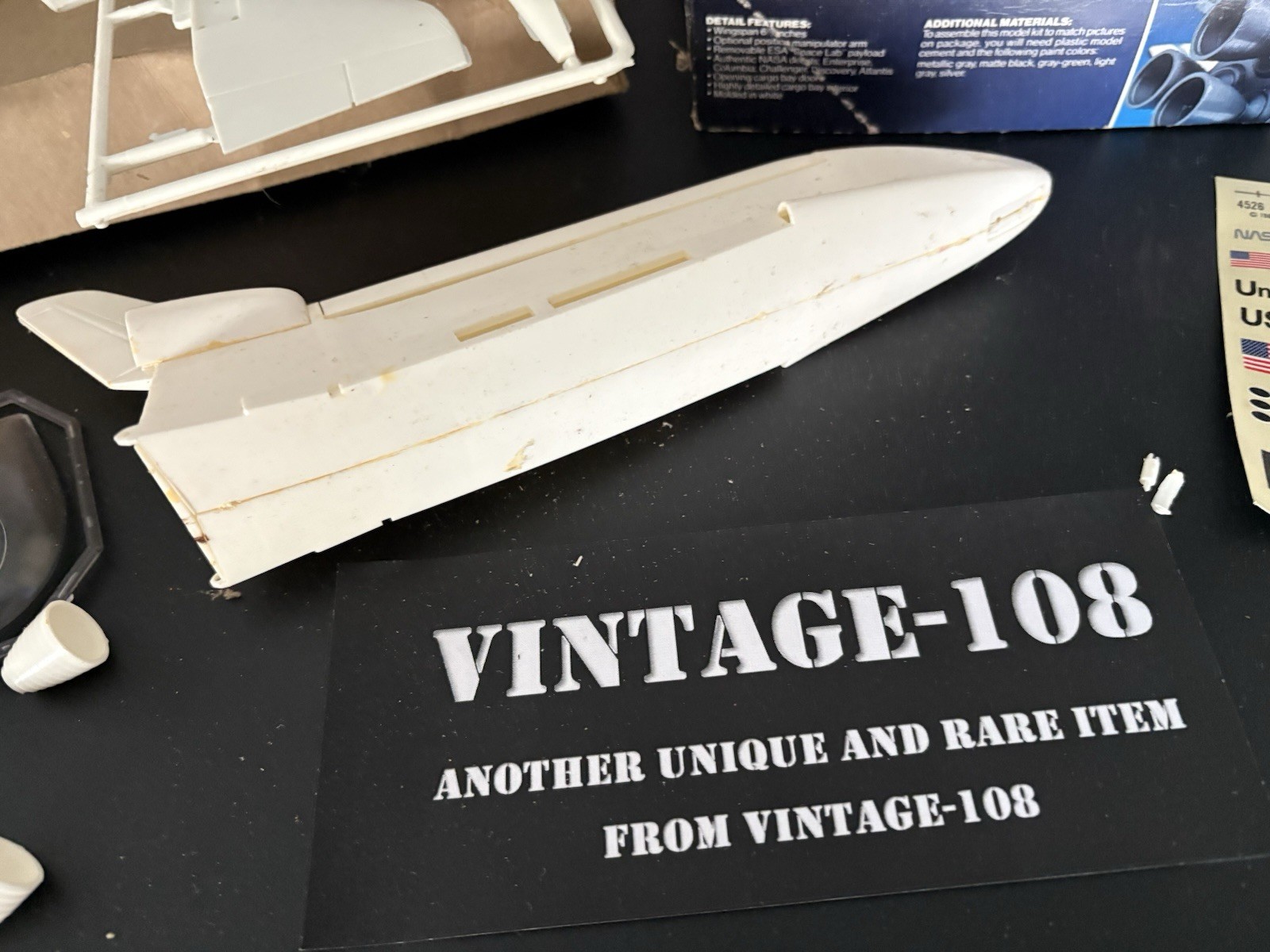 Revell 4526 Space Shuttle Challenger 1/144 Scale 1982 - OPEN BOX