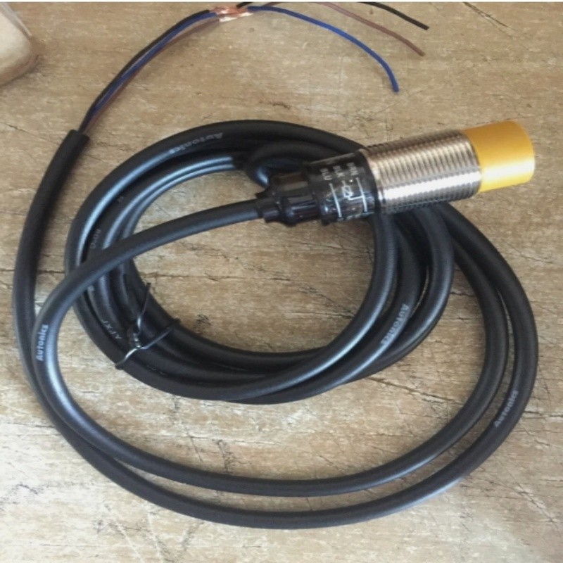 1PCS Autonics PRE18-8DN proximity switch