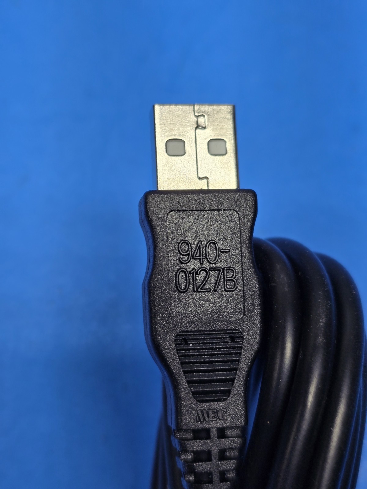 APC Smart UPS Cable- USB Male to RJ45 Ethernet Plug 940-0127B NEW