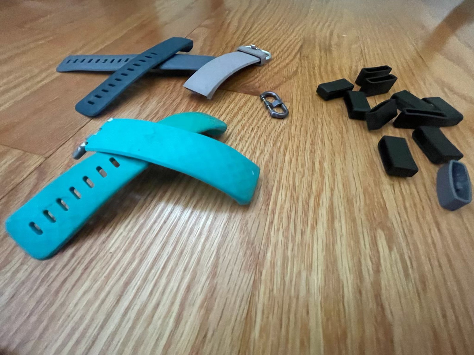 Spare band parts for Fitbit Charge 5 various colors, mostly new