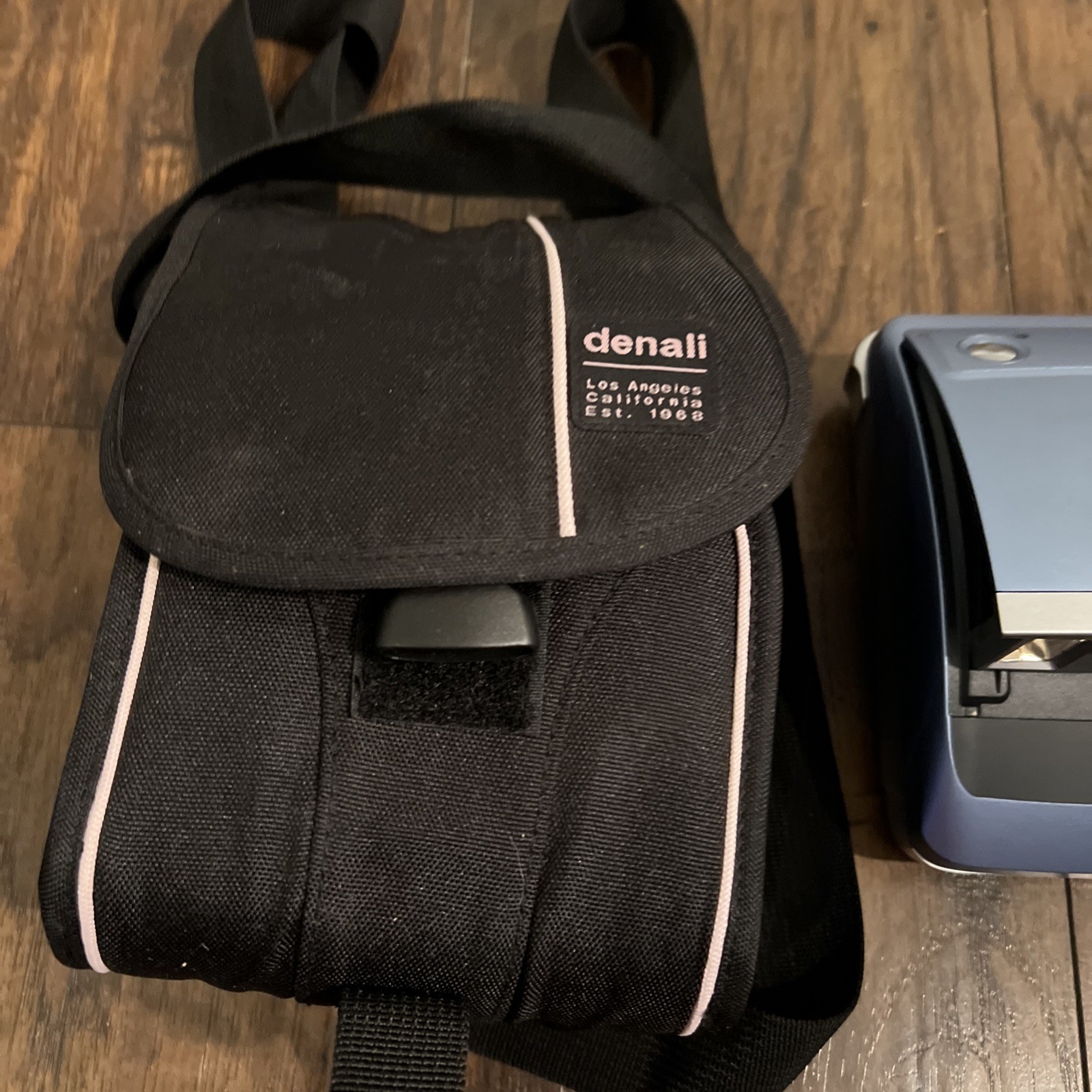 Polaroid One 600 Ultra Instant Camera Auto Flash. TESTED.