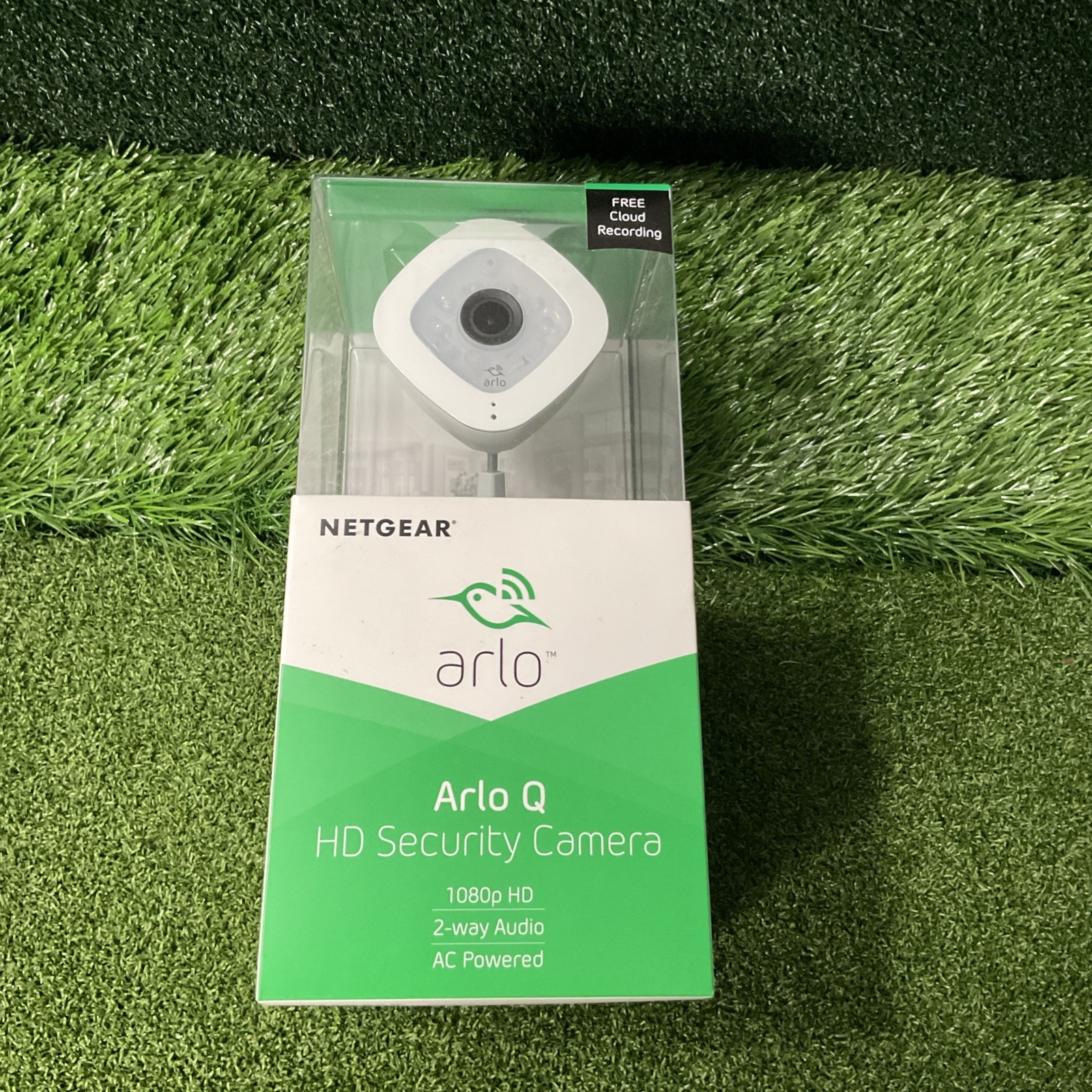 Arlo Q VMC3040-100NAS 1080p HD Wireless Security Camera with Audio Indoor