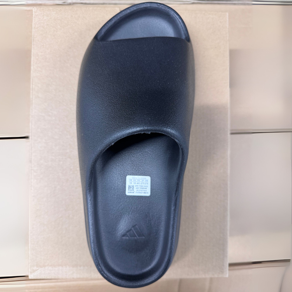 Adidas Yeezy Slide Onyx - Multiple Sizes - (100% Authentic) HQ6448
