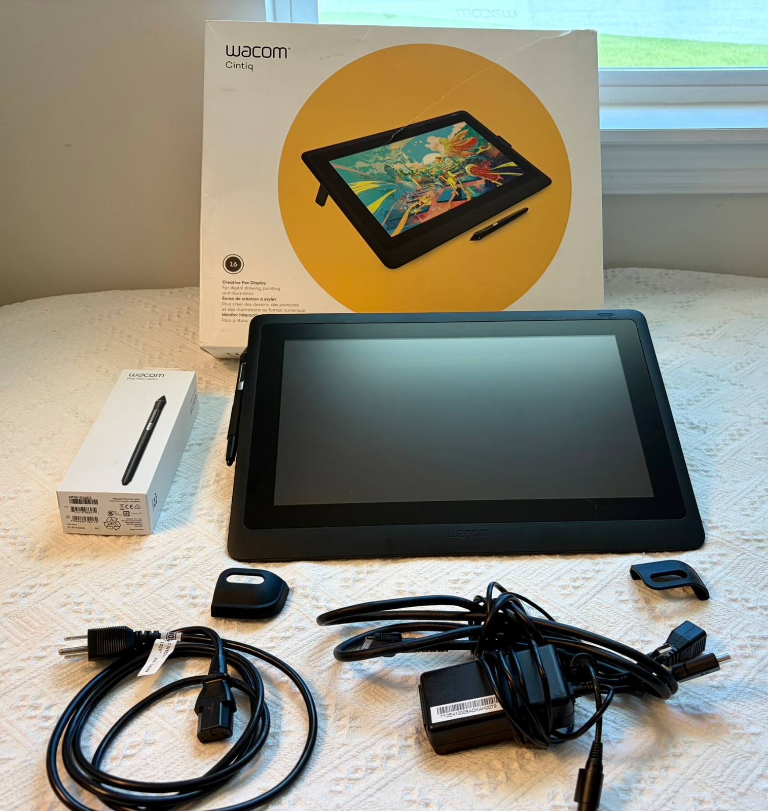 Wacom Cintiq 16 DTK-1660 + Pro Pen 2 + Pro Pen Slim + Adjustable Stand Bundle