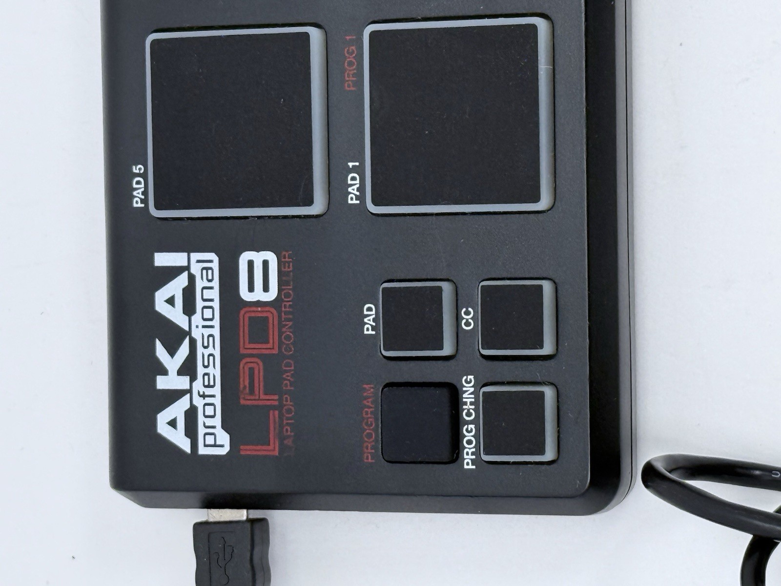 AKAI Professional LPD8 Portable USB Midi Laptop Pad Controller | A2