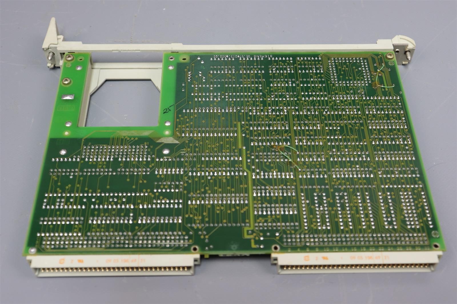 Siemens CPU Servo 6FX1121-3BA01 Module E-Stand: D 02 Used
