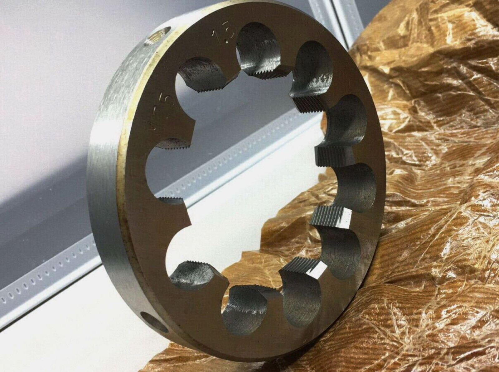 M70 x 6mm Metric Right hand Die 70x6.0mm Pitch