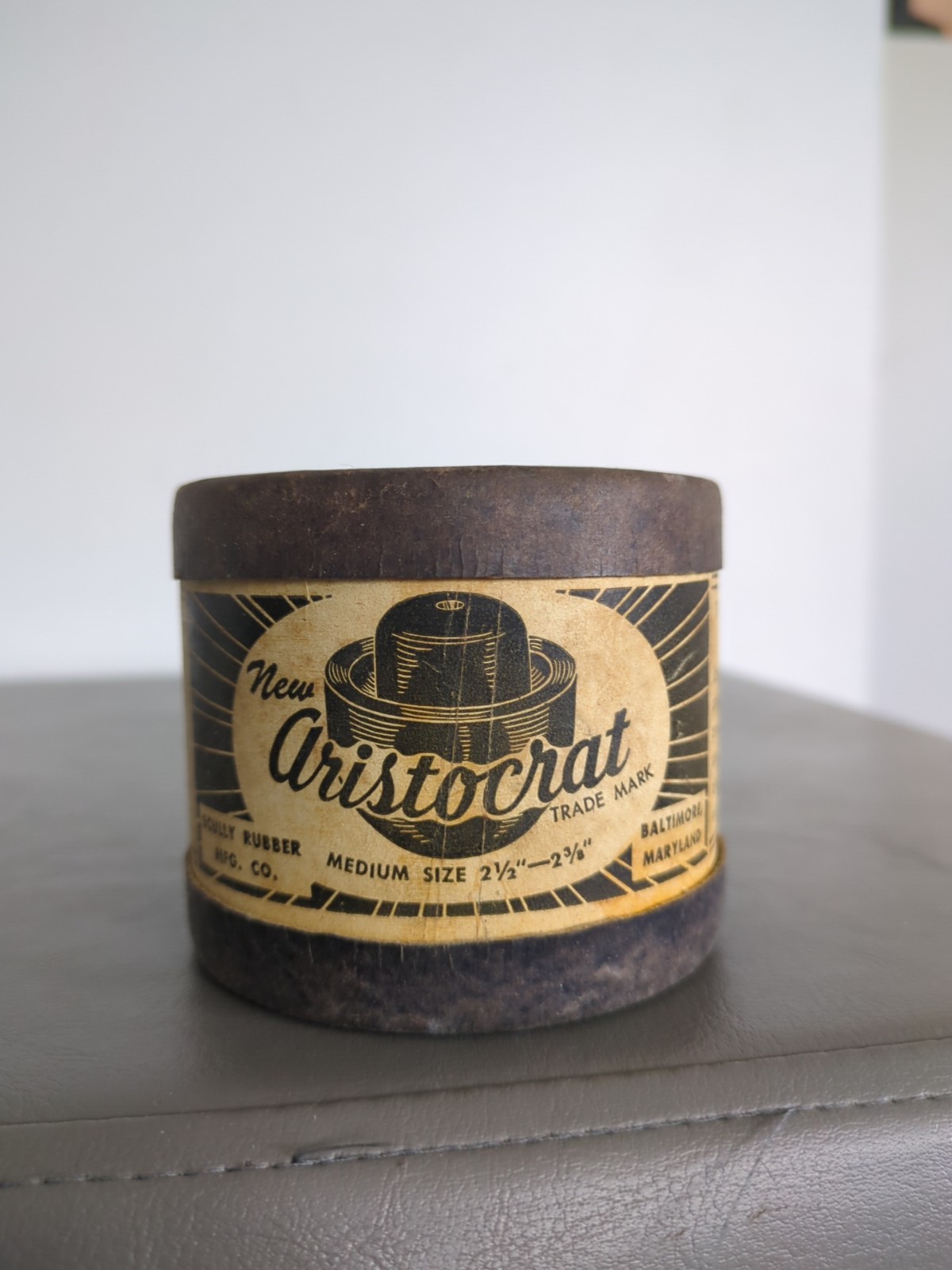 VINTAGE ARISTOCRAT SCULLY RUBBER CARDBOARD CONTAINER BALTO.MD empty