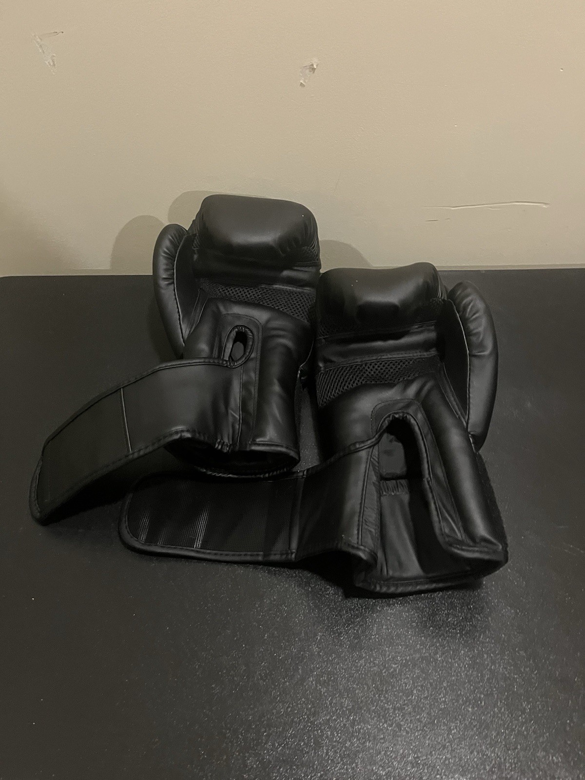 Flynn Fiving 12 Oz Boxing Gloves