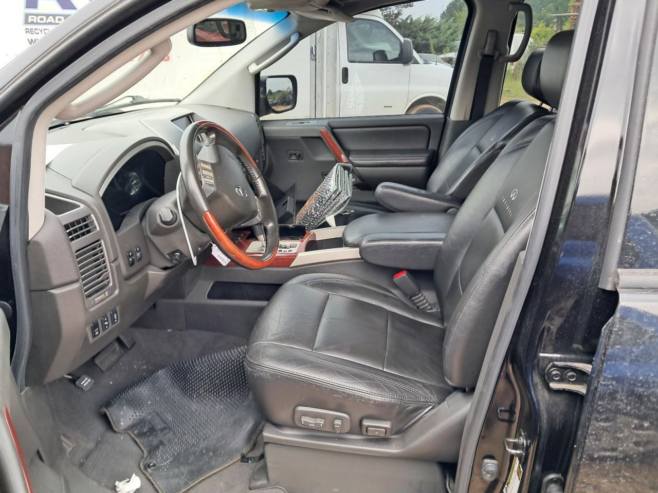 QX56 2007 Glove Box 4741526