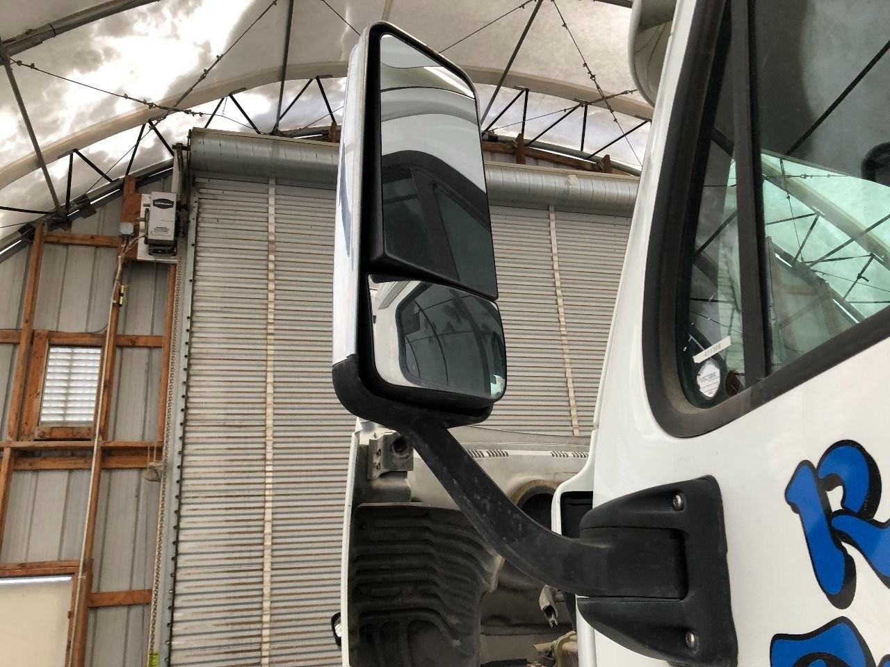 2008-2020 Freightliner CASCADIA POLY/CHROME Left/Driver Door Mirror - Used