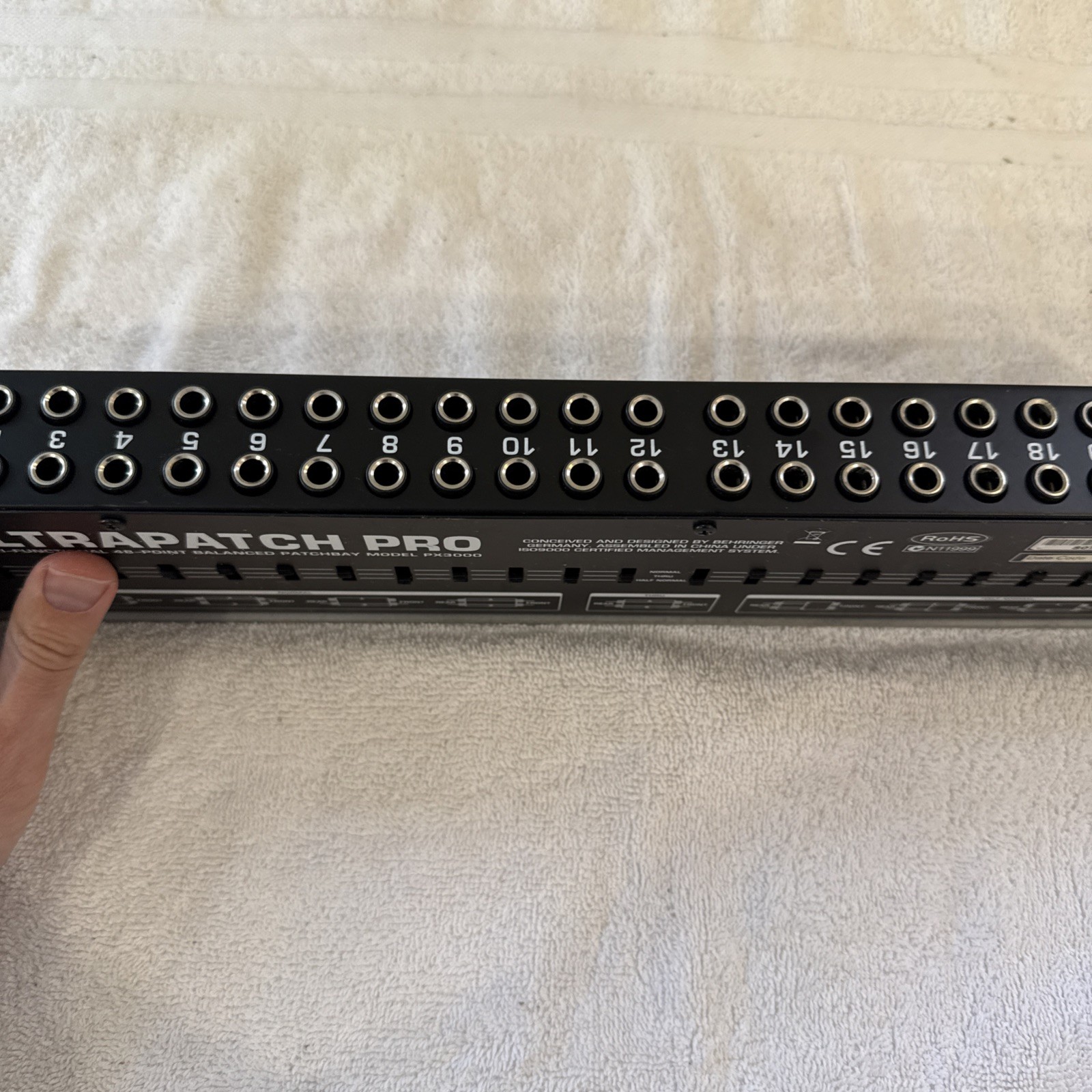 Behringer Ultrapatch Pro PX3000 Multi-Functional 48-Point Balanced Patchbay
