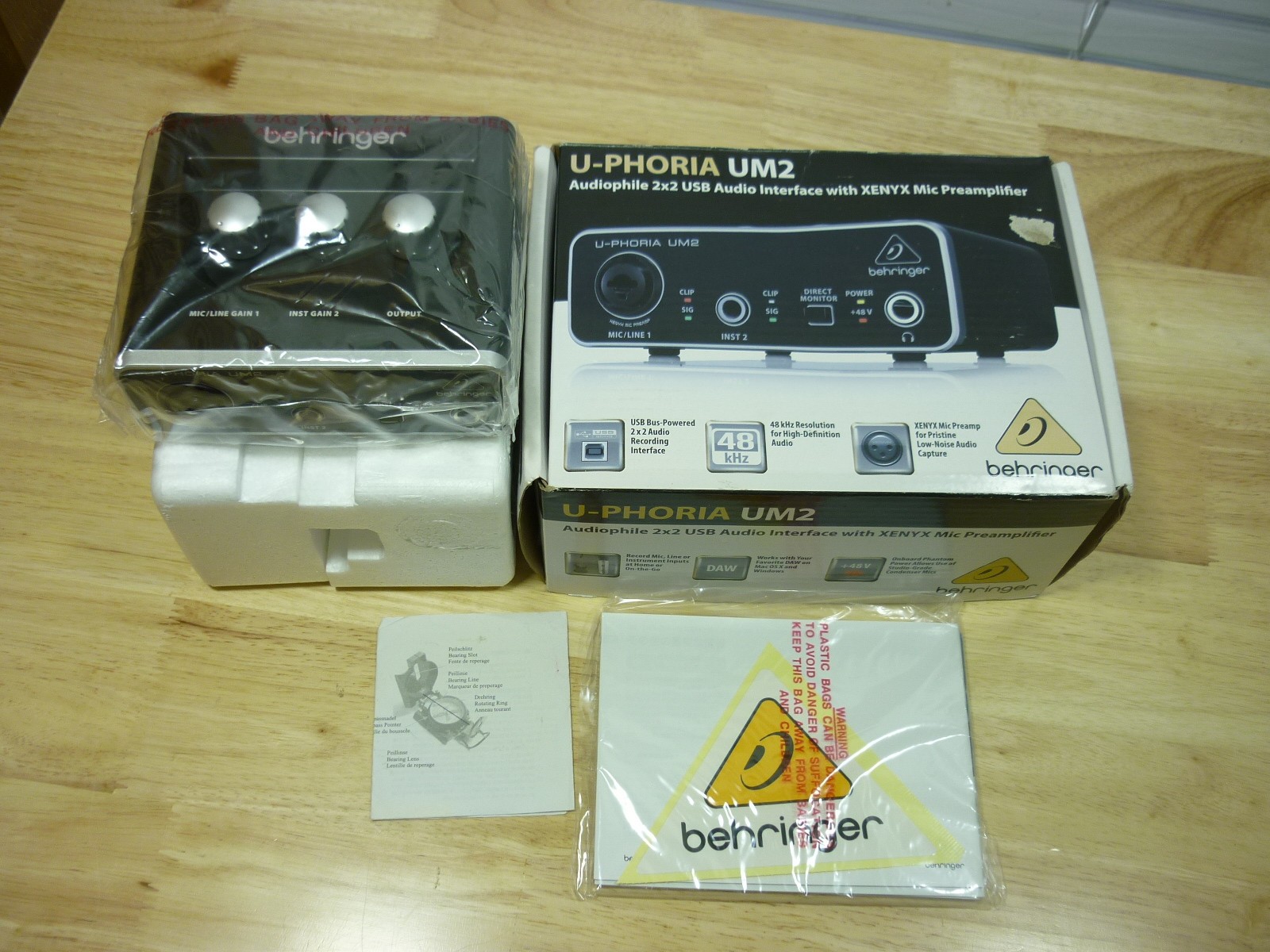 Behringer U-Phoria UM2 Audiophile 2x2 USB Interface 26G51