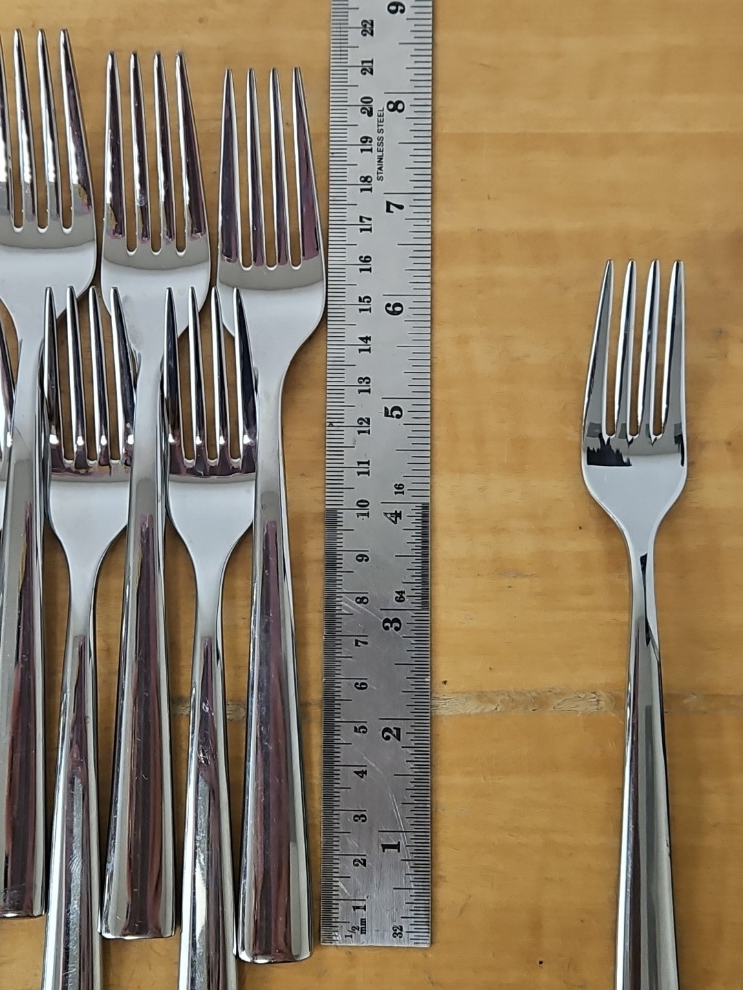 Gourmet Settings Stainless Flatware Set Service for 4 - 20 pieces