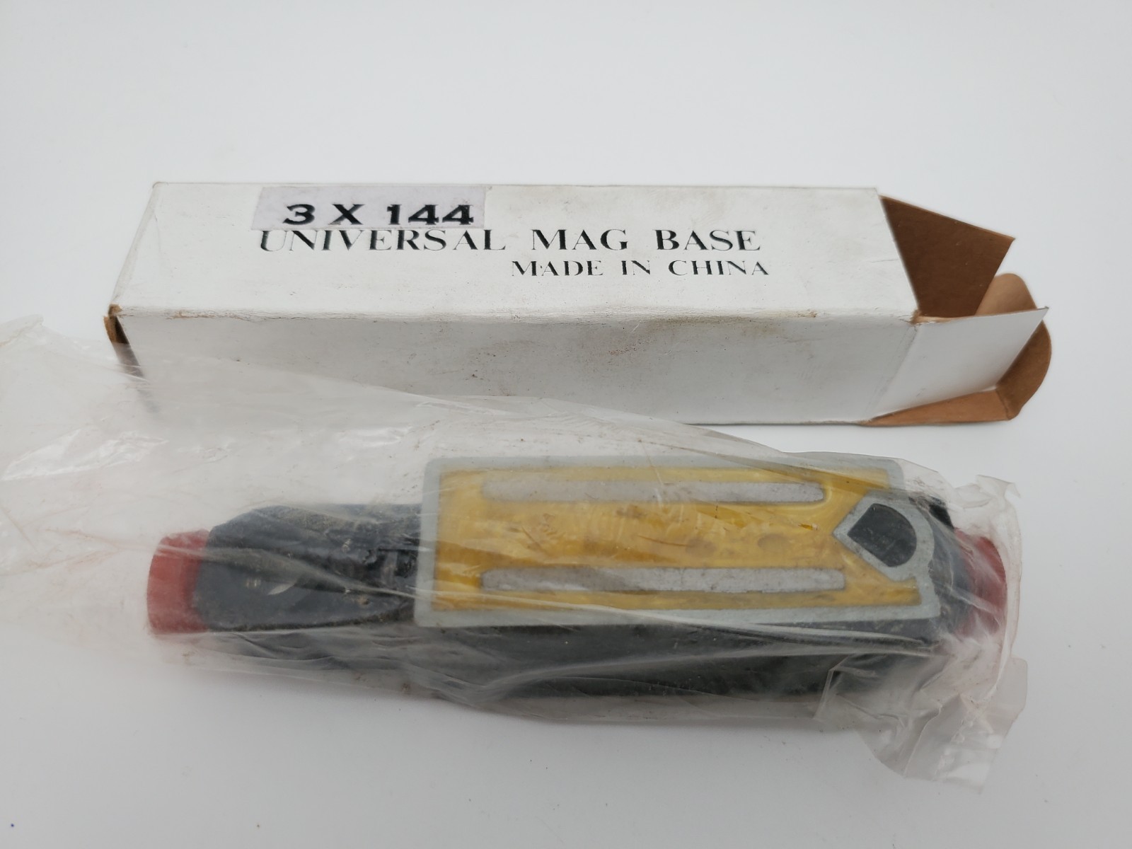 Universal Magnetic Base (Base Only)  3 x 144 New In Box