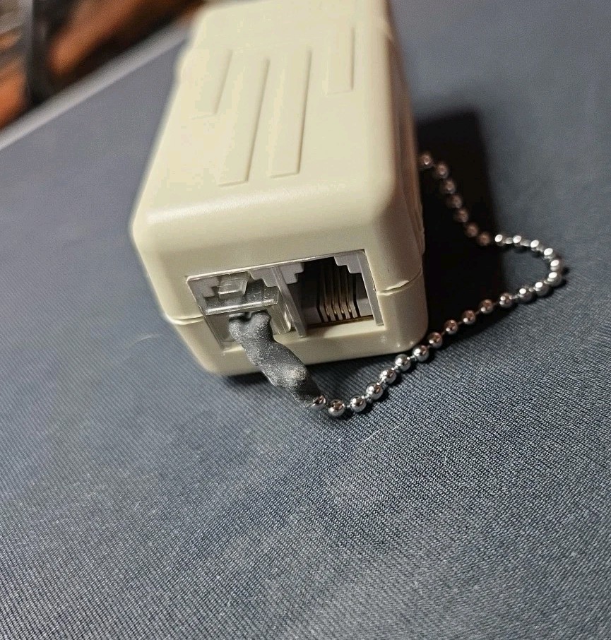D4) HyperNet LocalTalk for Apple Macintosh  8-Pin DIN Transceiver terminator