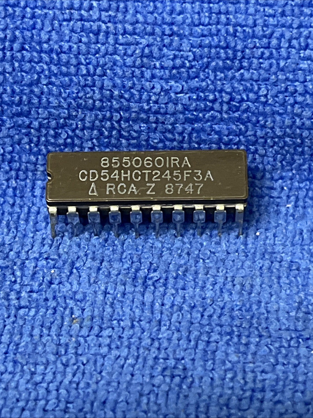 RCA ~ CD54HCT245F/3A ~  IC,BUS TRANSCEIVER,SINGLE,8-BIT,HCT-CMOS,20PIN,CERAMIC