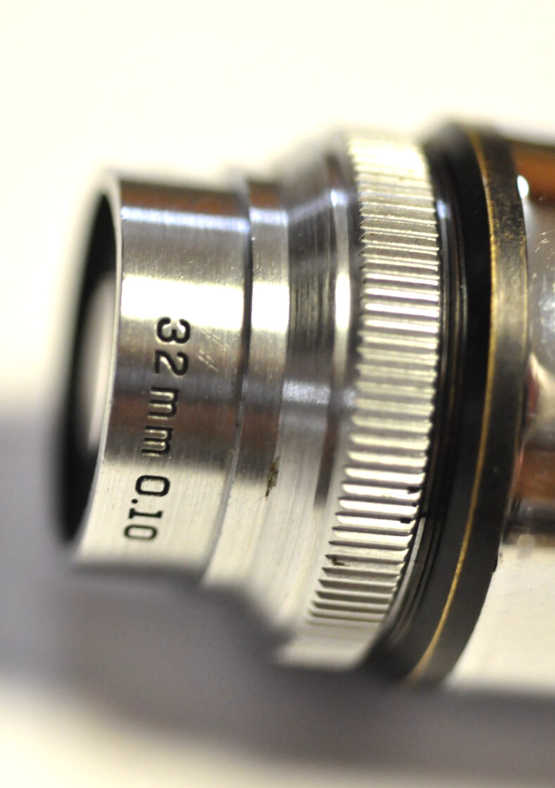 Bausch & Lomb 40x monocular as shown. For high magnification close-ups.