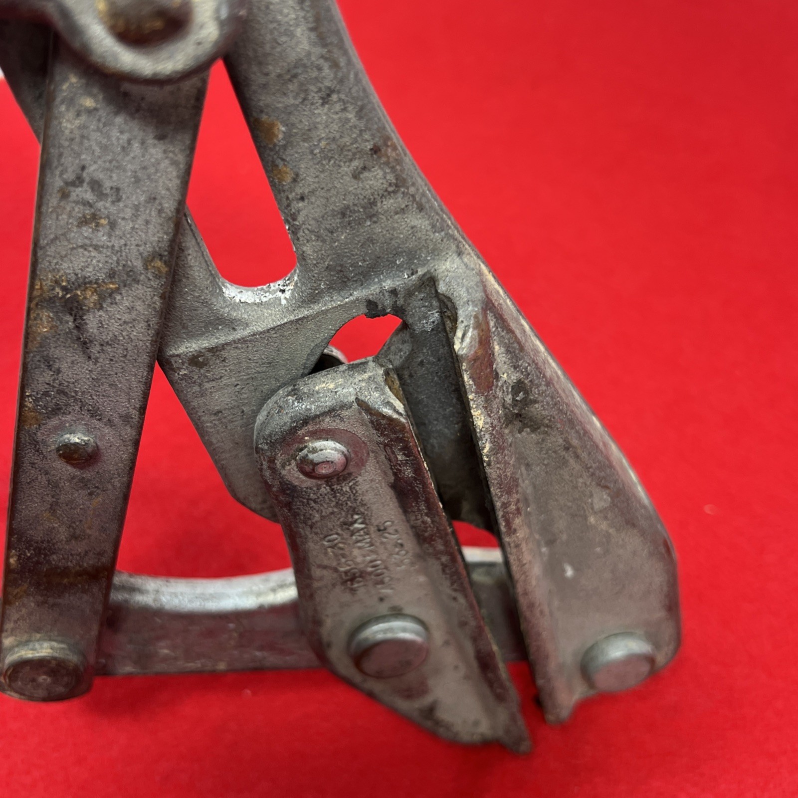 Klein Tools 1656-30 Grip Latch 4500lbs Cable Puller