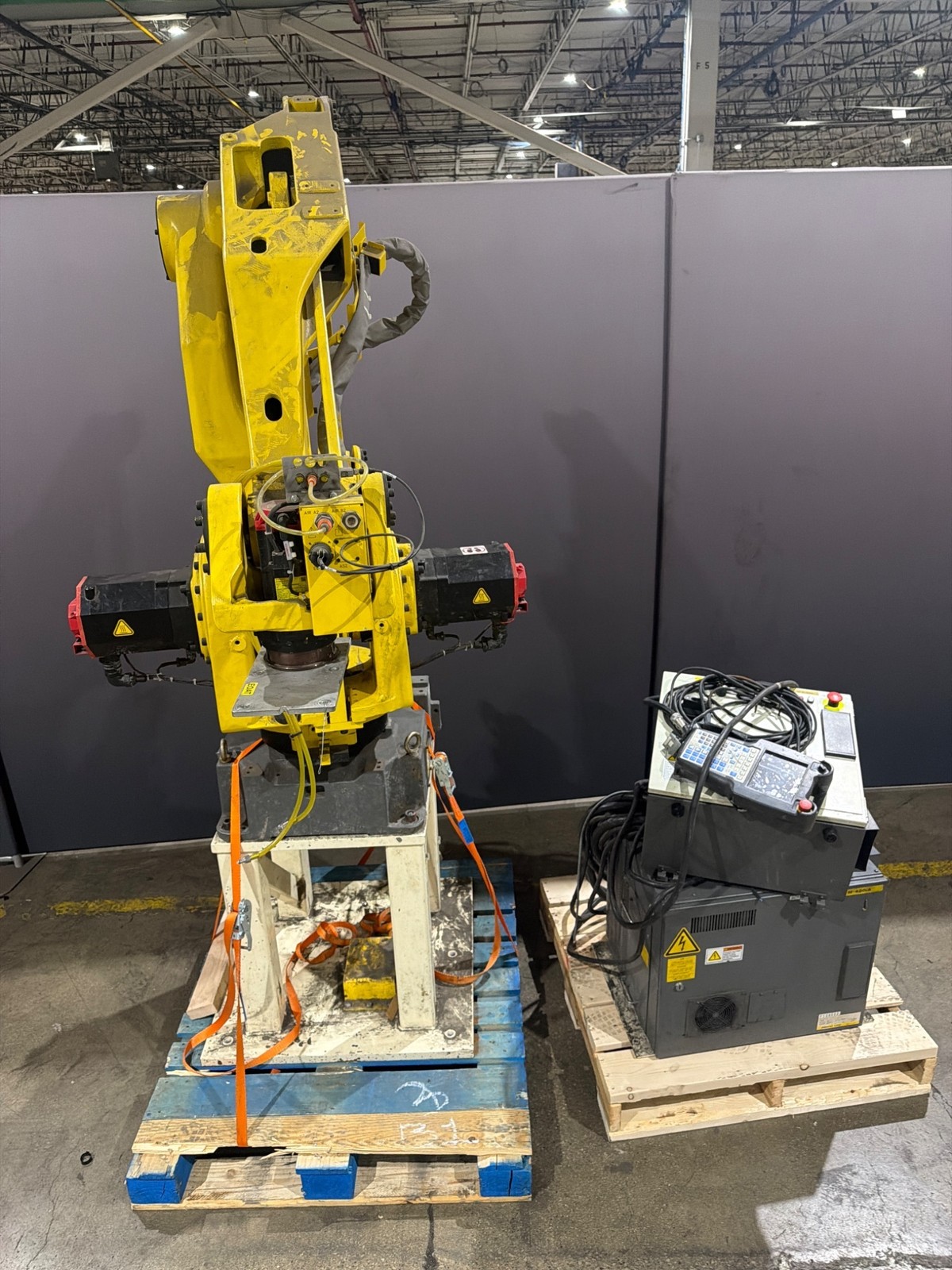 FANUC M-420iA Complete with R-30iA Controller USED