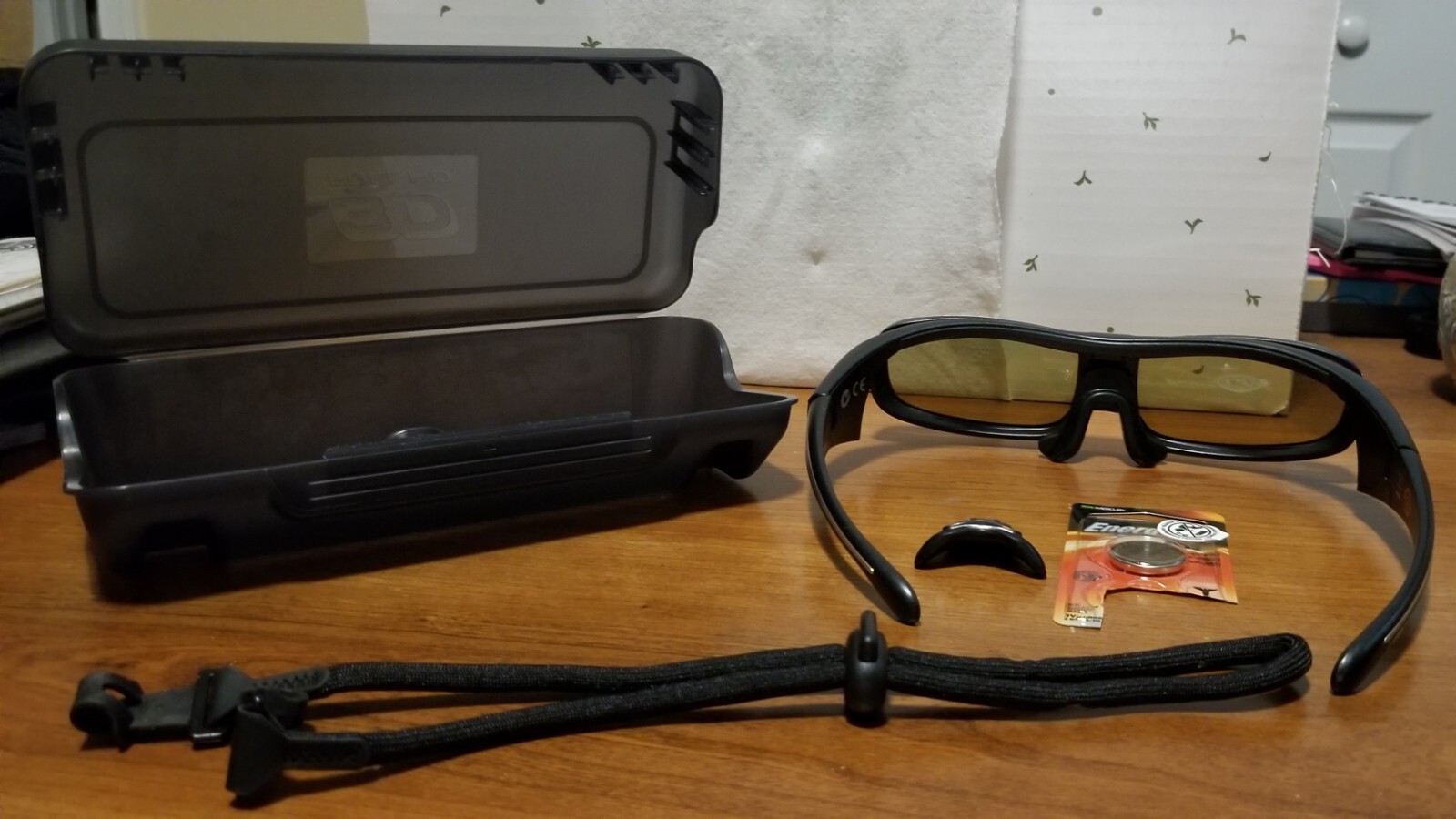 Panasonic battery powered 3D glasses GK0511545A-Large with Case and Strap