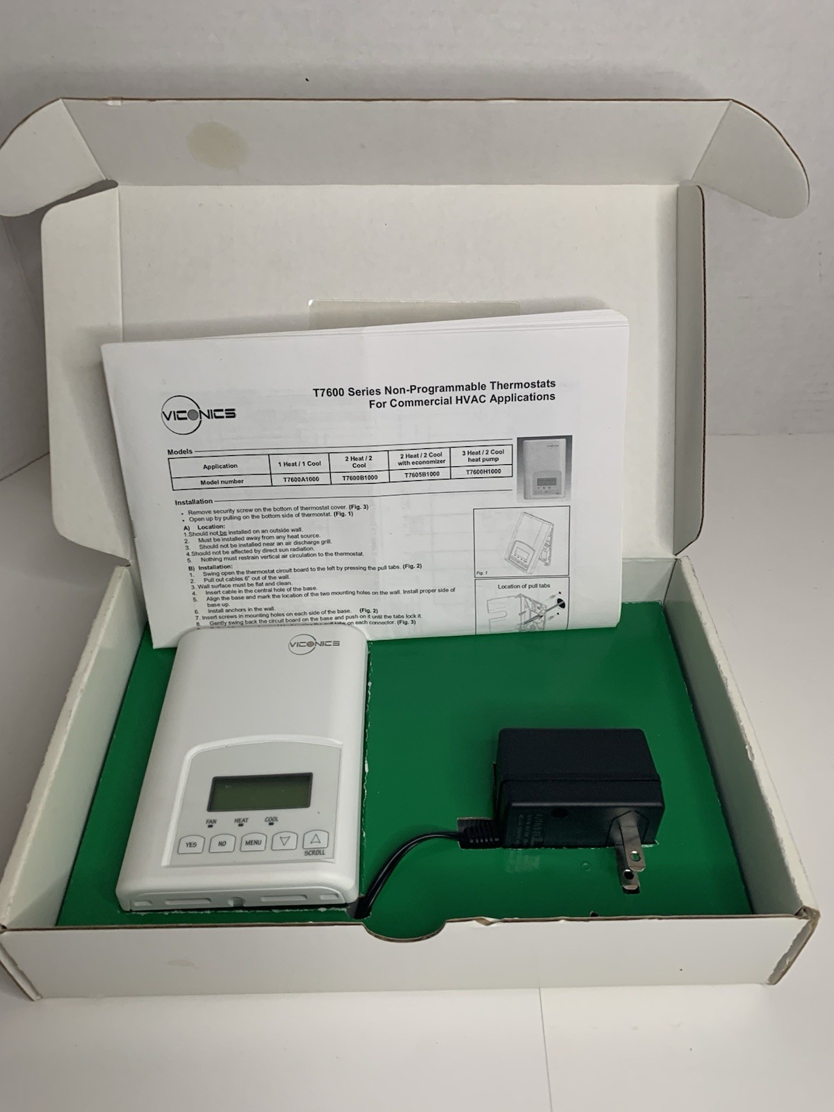 *New Unused* Viconics T7656B1000E T7600 Series Thermostat Two Heat/Two Cool Econ