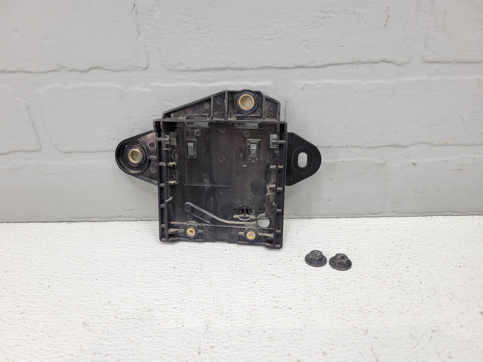 2015-2017 Nissan Murano Driver Left Blind Spot Radar Sensor Warning  Bracket OEM