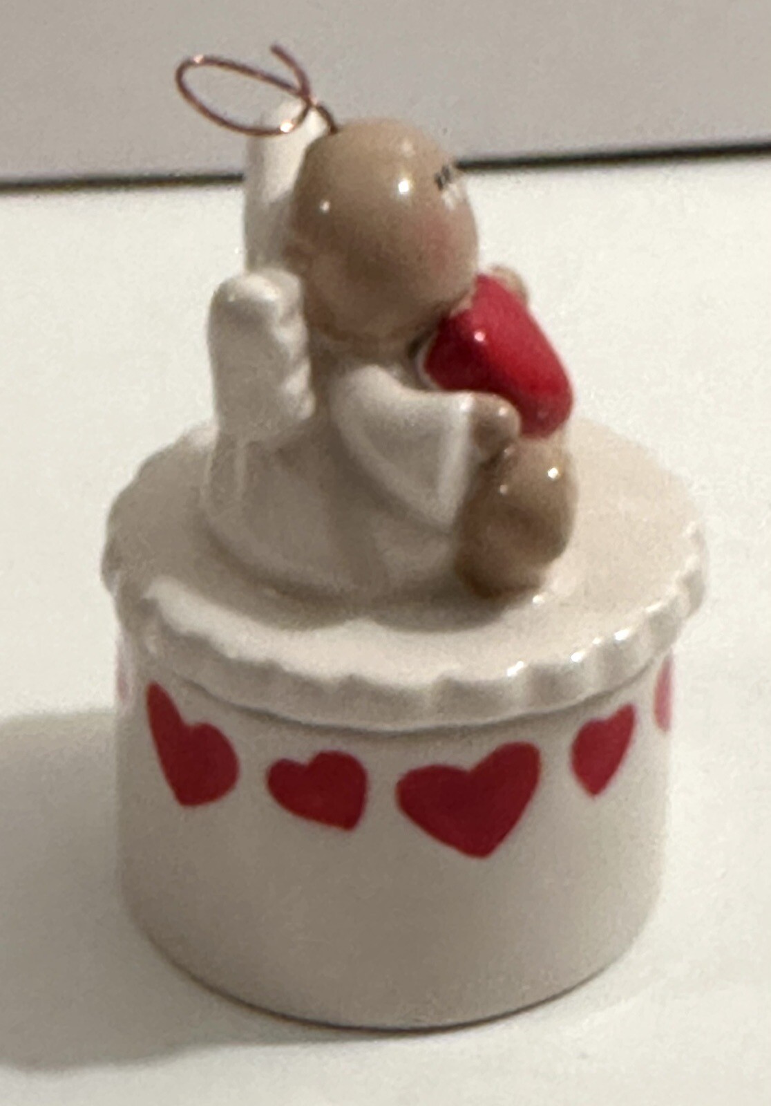 Trinketbox Small Angel Valentine Ceramic 2" Round With Hearts