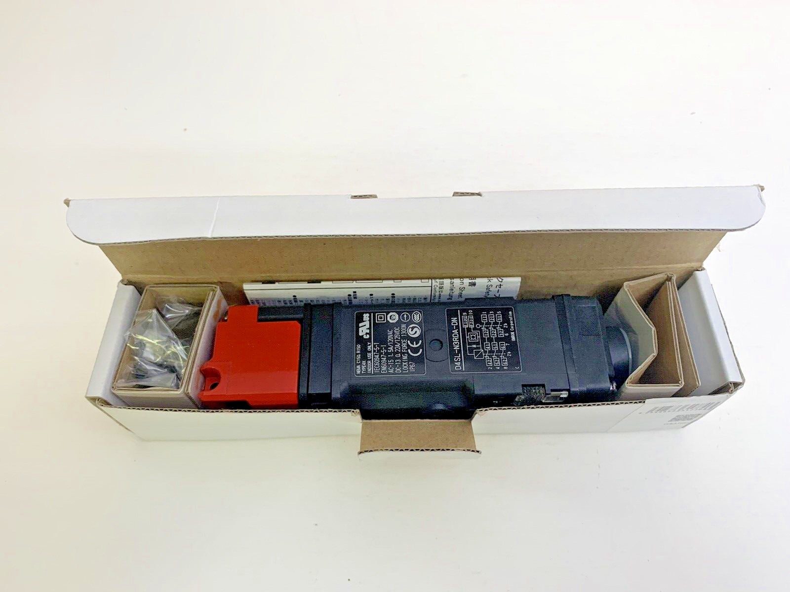NIB Omron STI Guard Lock Safety Door Switch D4SL-N3RDA-DN